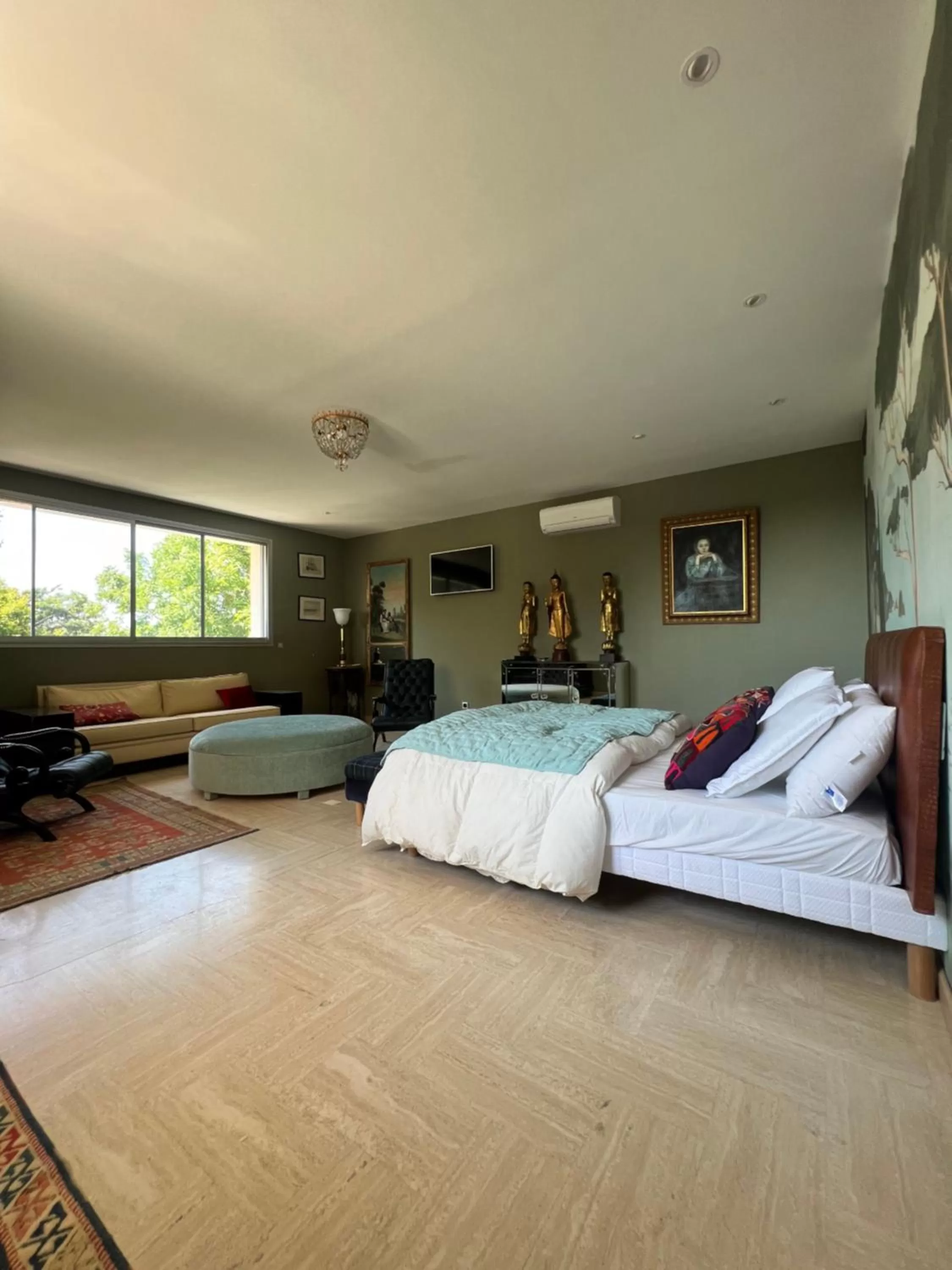 Photo of the whole room in Villa Pauline