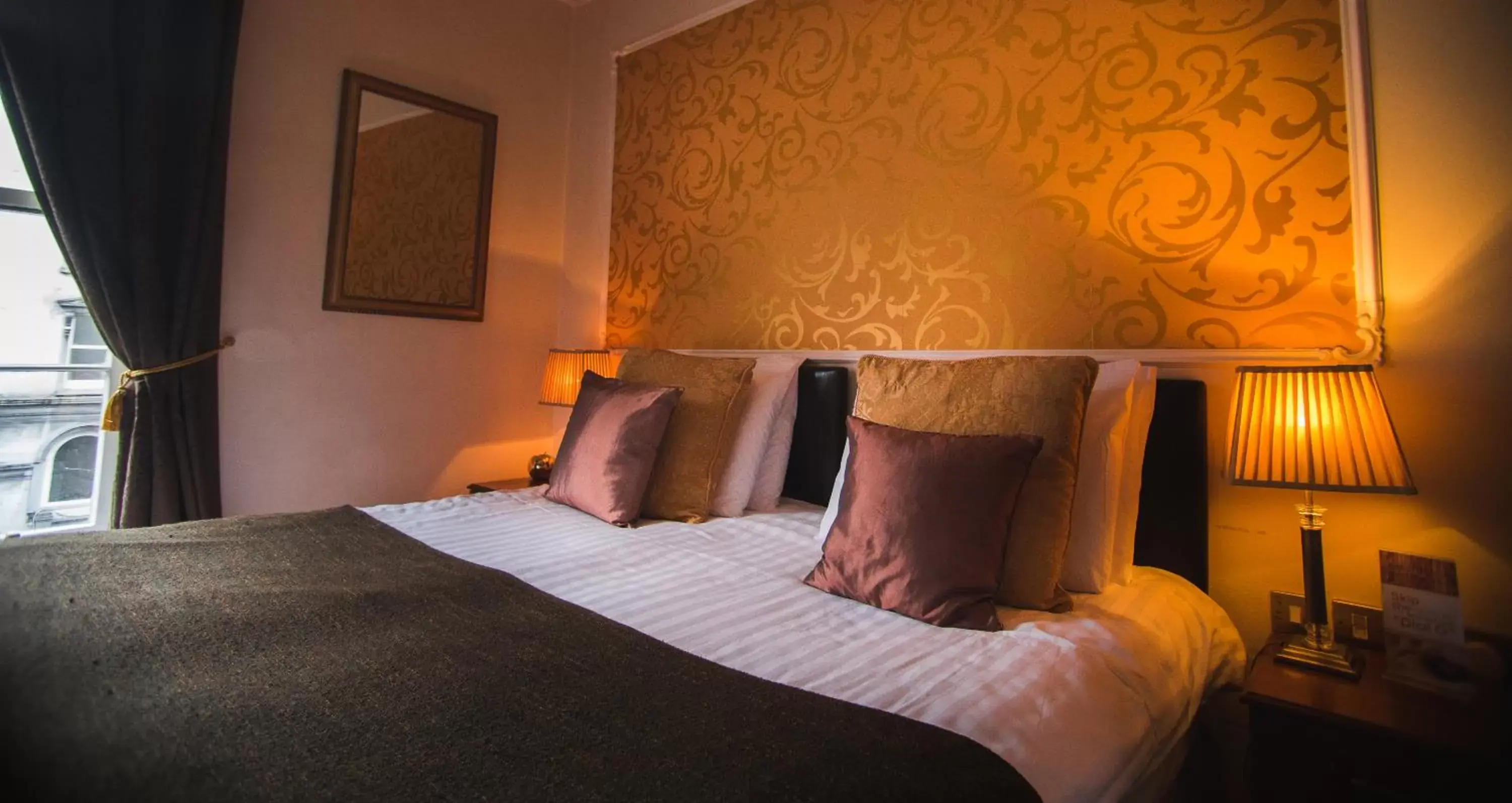 Bed in Dublin Citi Hotel