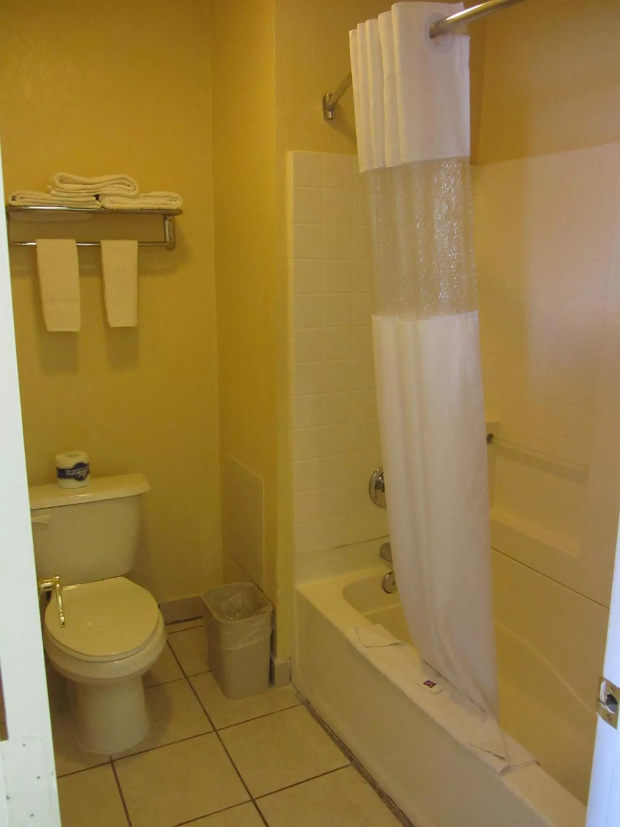 Bathroom in Motel 6-El Paso, TX - West