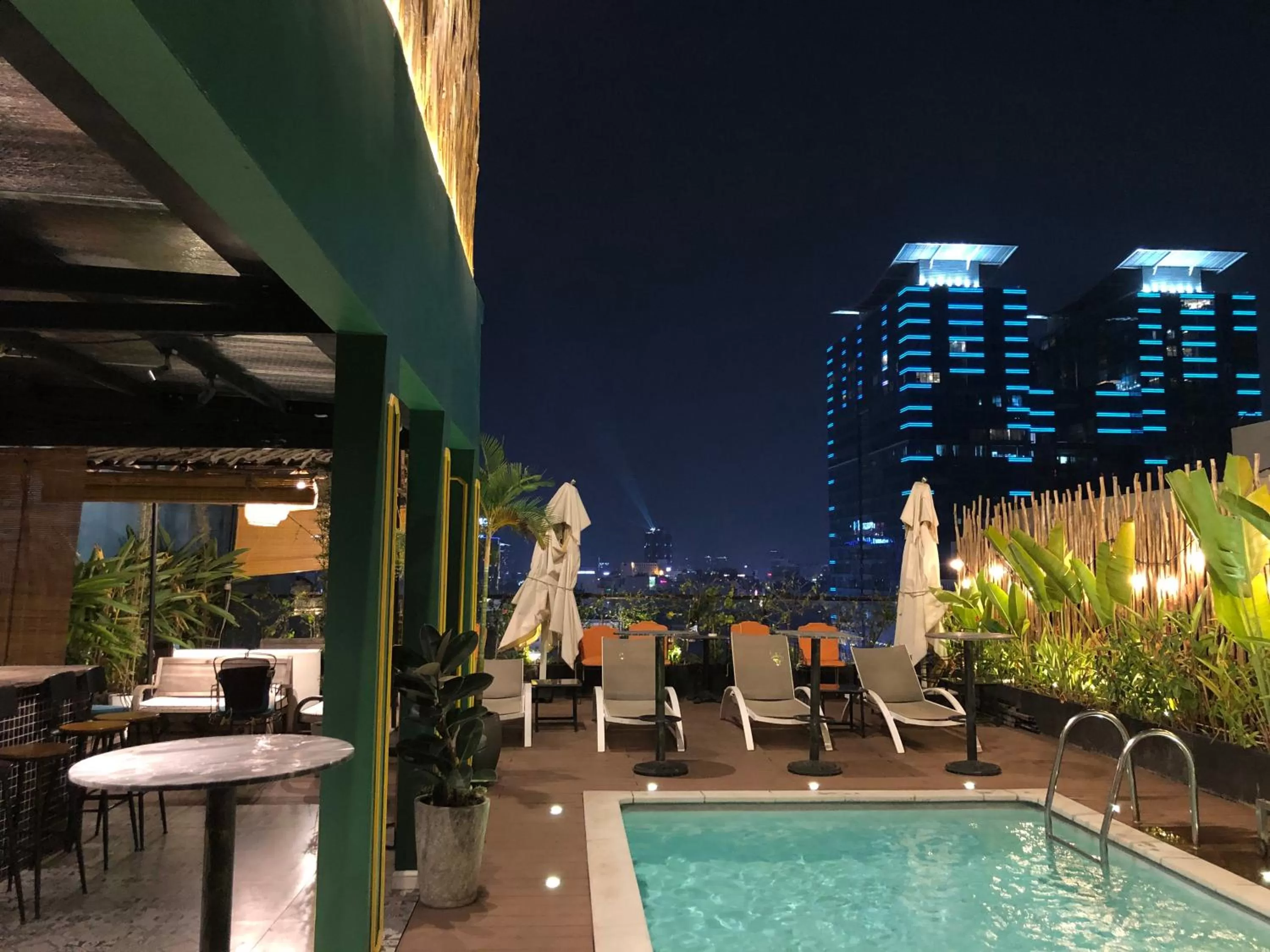 Pool view, Swimming Pool in Prostyle Hotel Ho Chi Minh プロスタイルホテルホーチミン