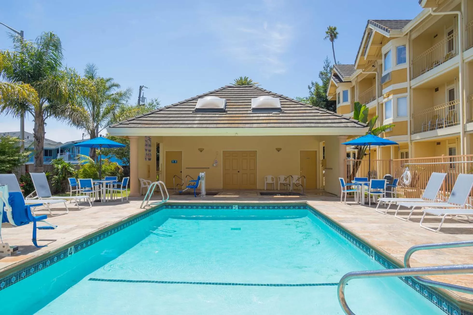 Swimming pool in Hotel Solares