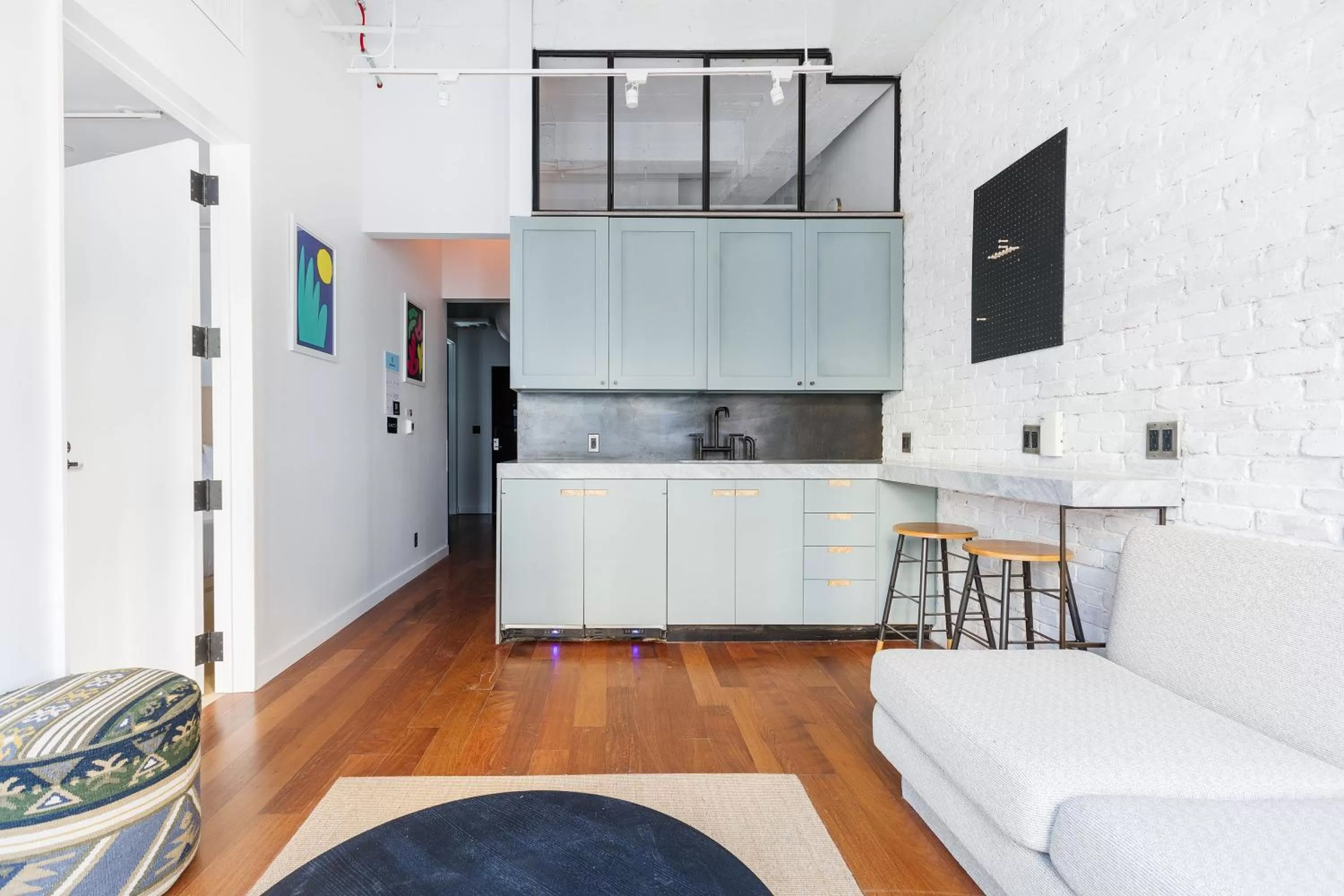 Kitchen or kitchenette in Placemakr Wall Street
