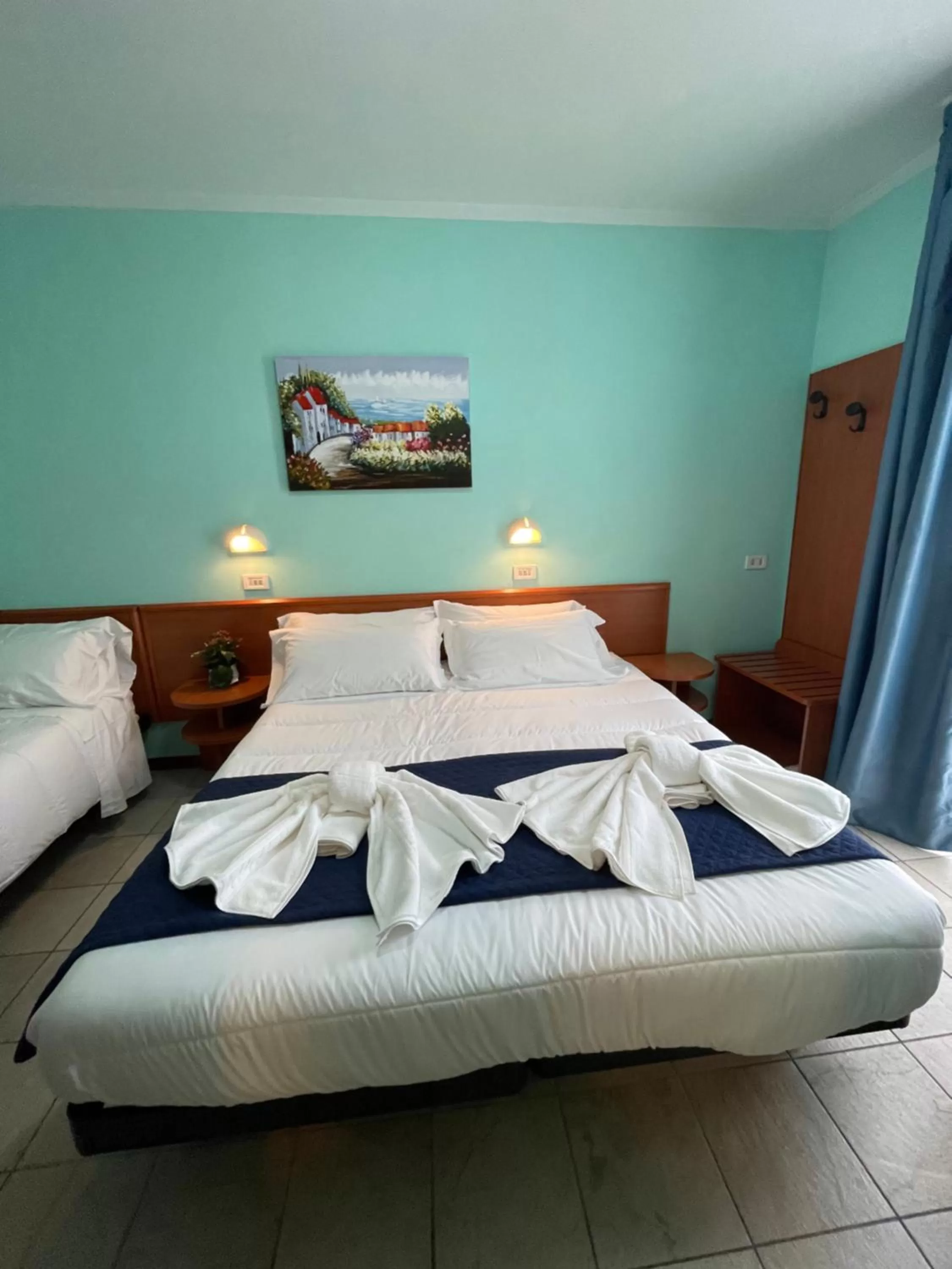 Quadruple Room in Hotel Blue Moon