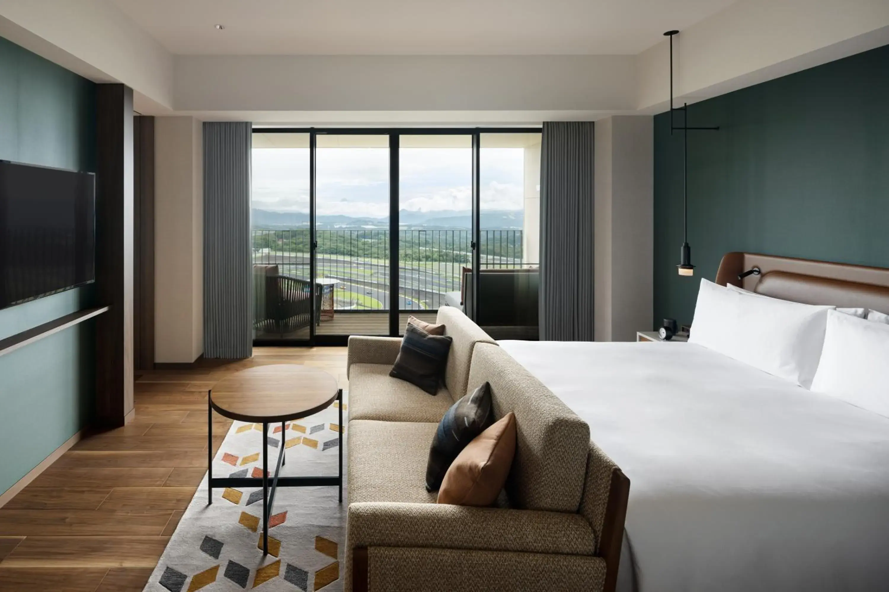 TV and multimedia in Fuji Speedway Hotel, Unbound Collection by Hyatt