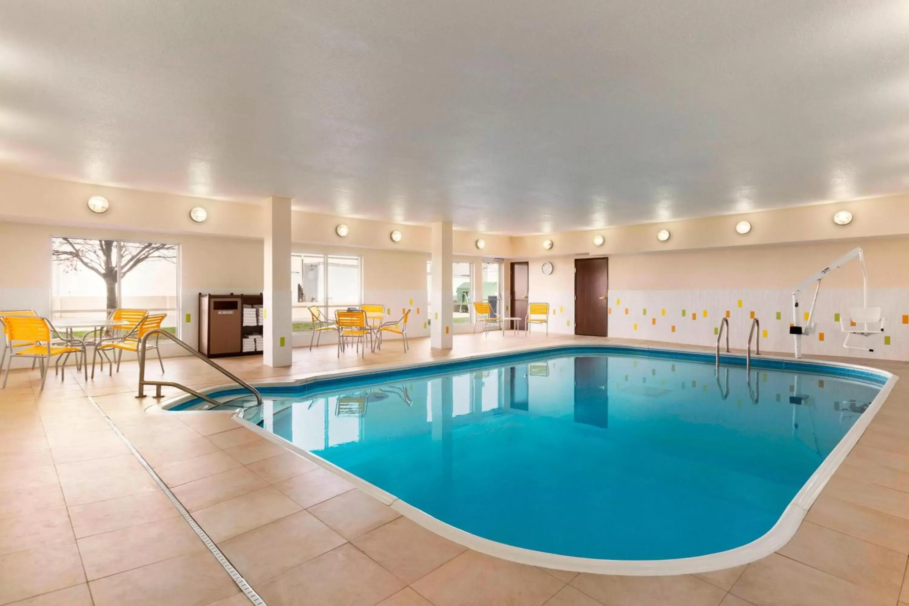 Swimming Pool in Fairfield Inn & Suites Mankato