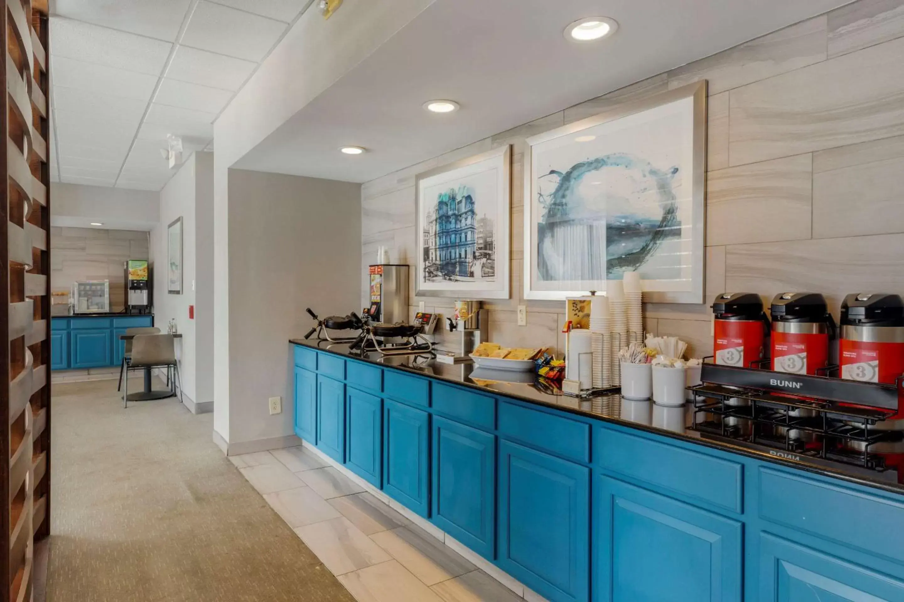 Breakfast, Kitchen/Kitchenette in The Capitol Hotel, Ascend Hotel Collection