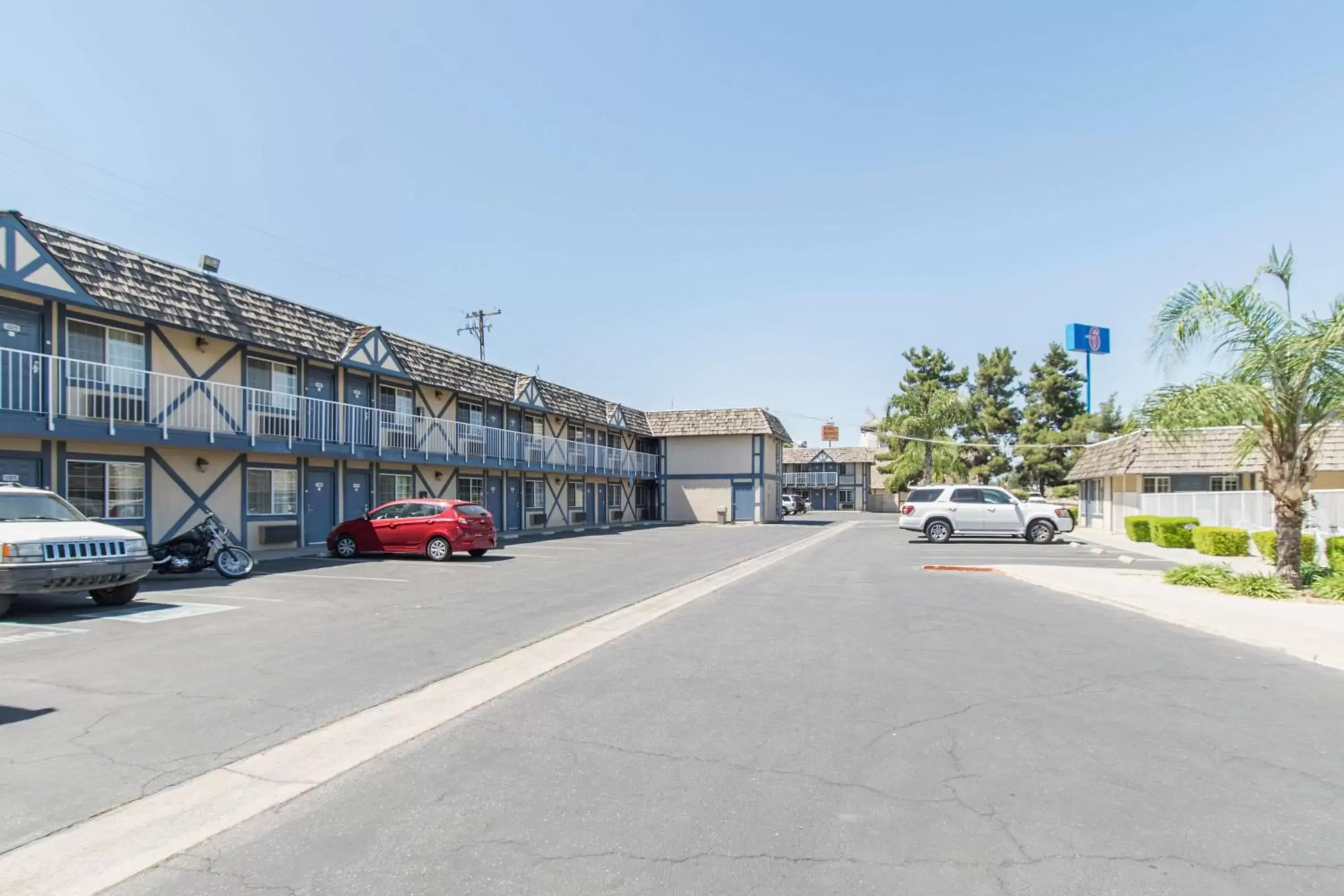 Property Building in Motel 6-Kingsburg, CA