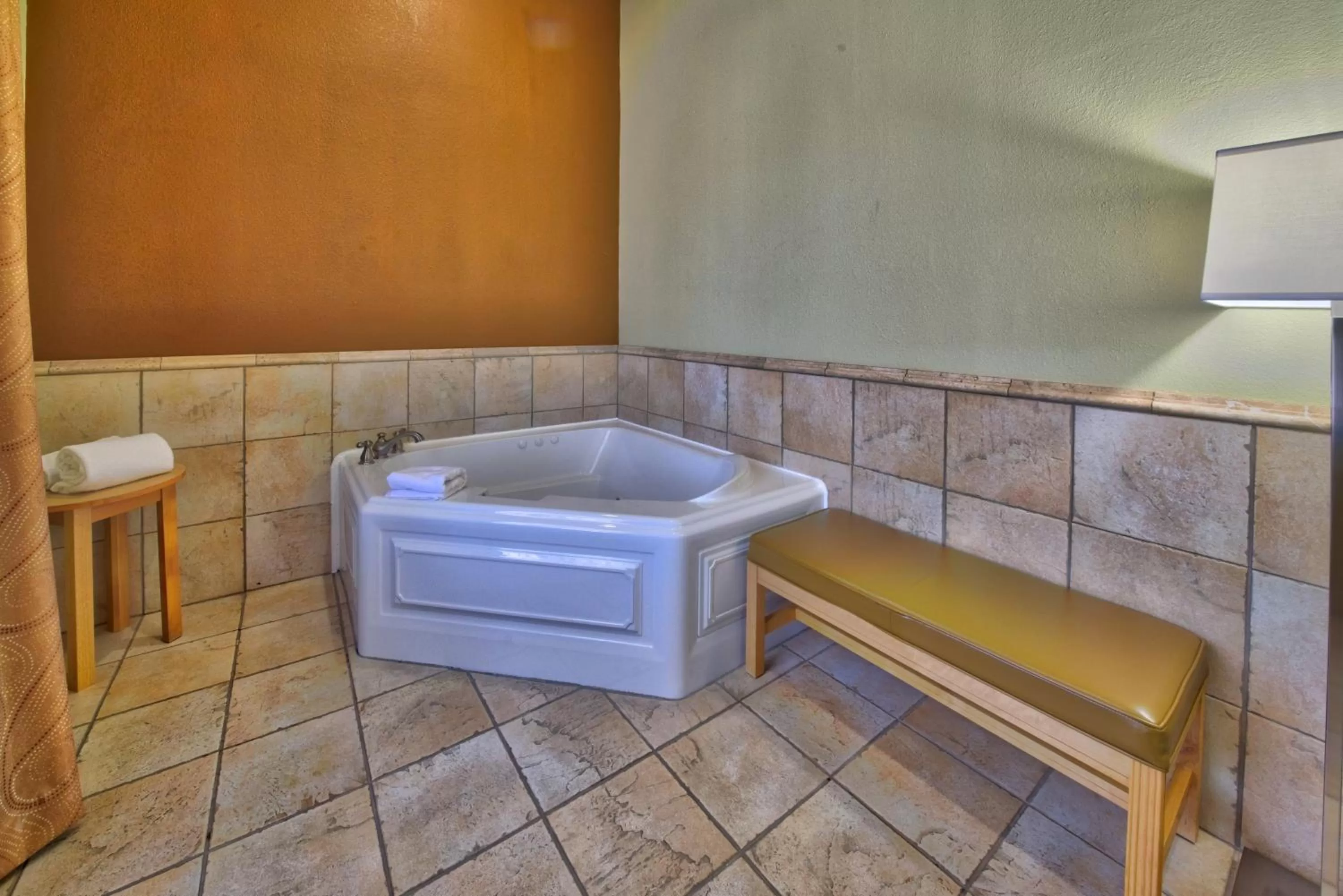 Photo of the whole room in Holiday Inn Express & Suites Lubbock Southwest – Wolfforth by IHG