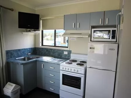 Kitchen or kitchenette, Kitchen/Kitchenette in Woolgoolga Beach Holiday Park