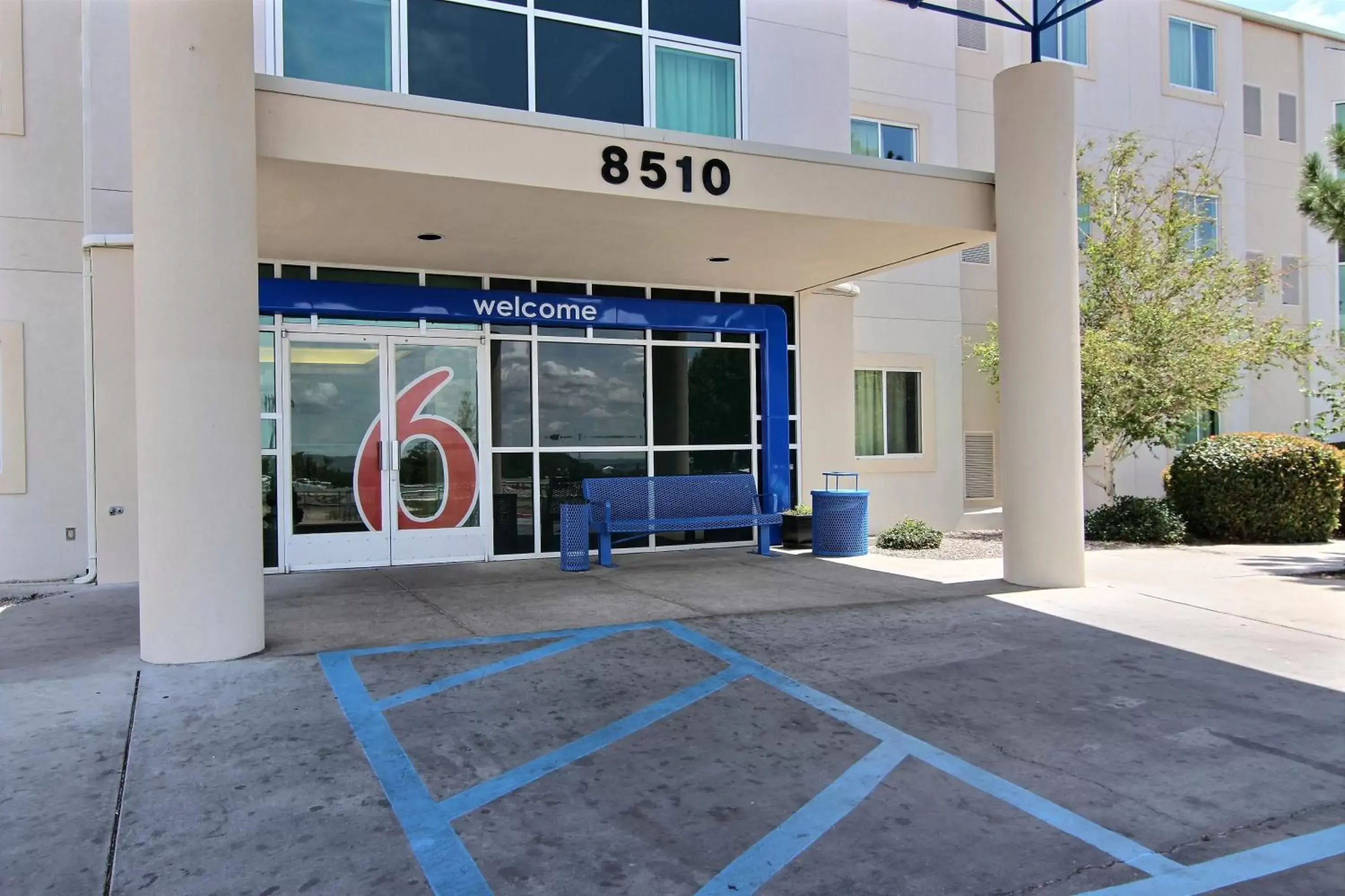 Facade/entrance in Motel 6-Albuquerque, NM - North