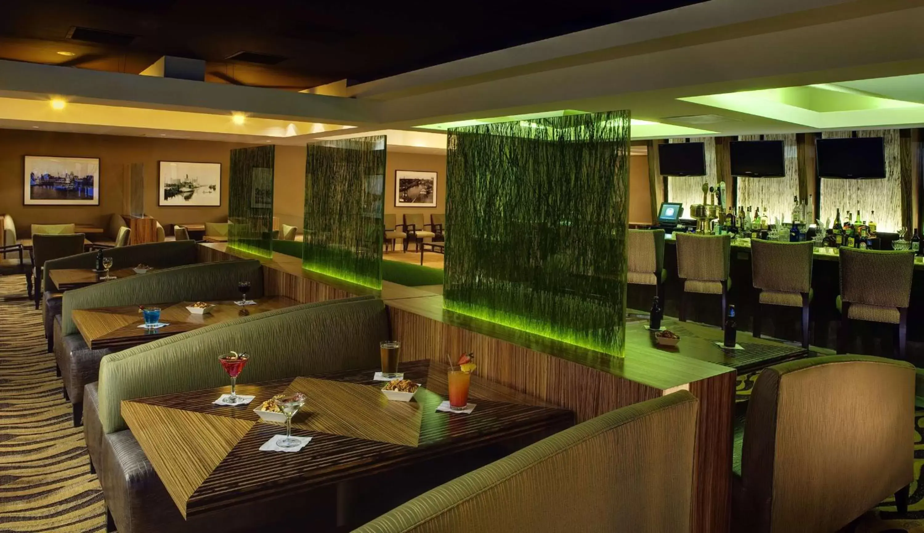 Lounge or bar, Restaurant/Places to Eat in Hilton Stockton