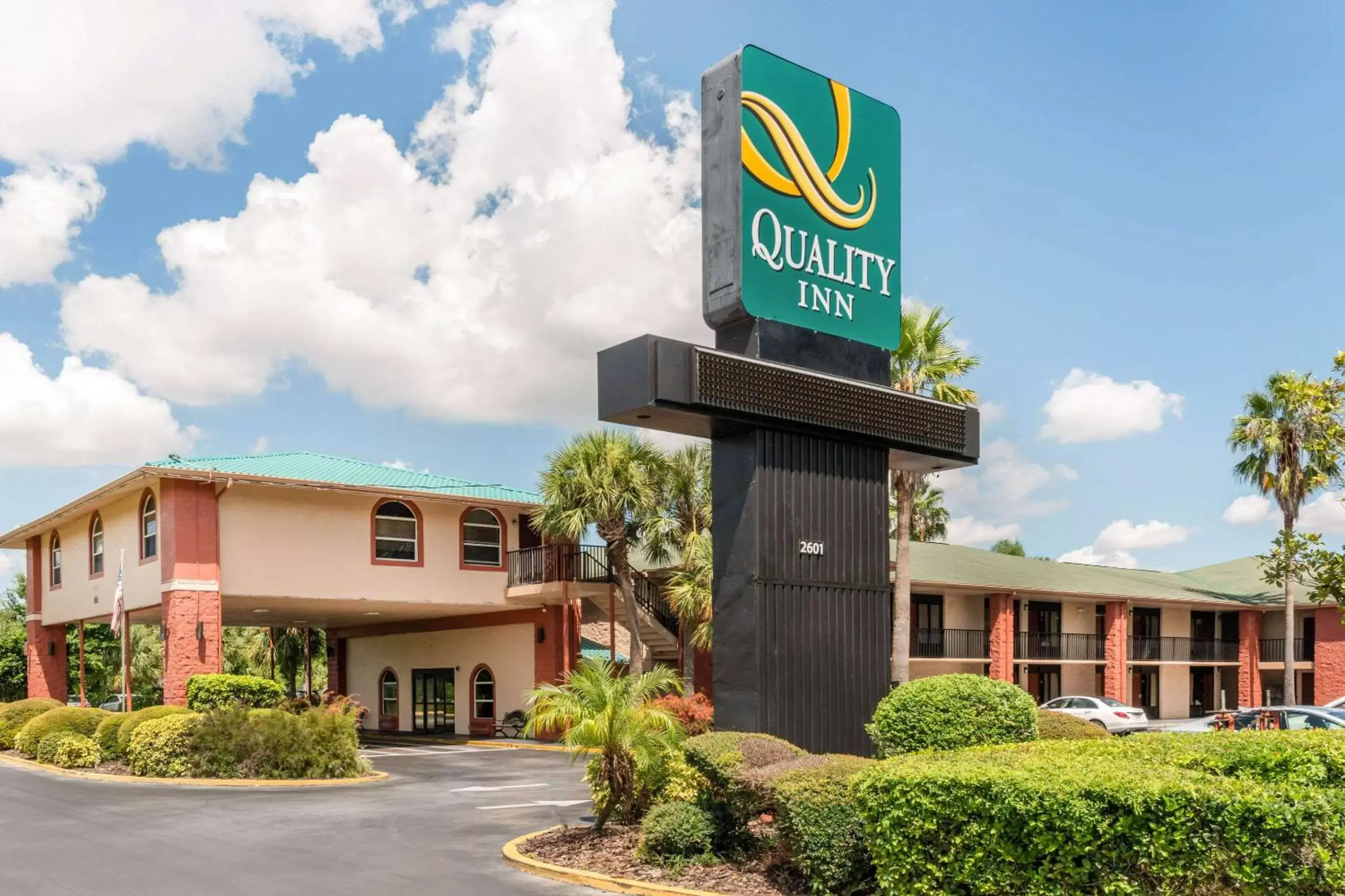 Property Building in Quality Inn & Suites Orlando Airport