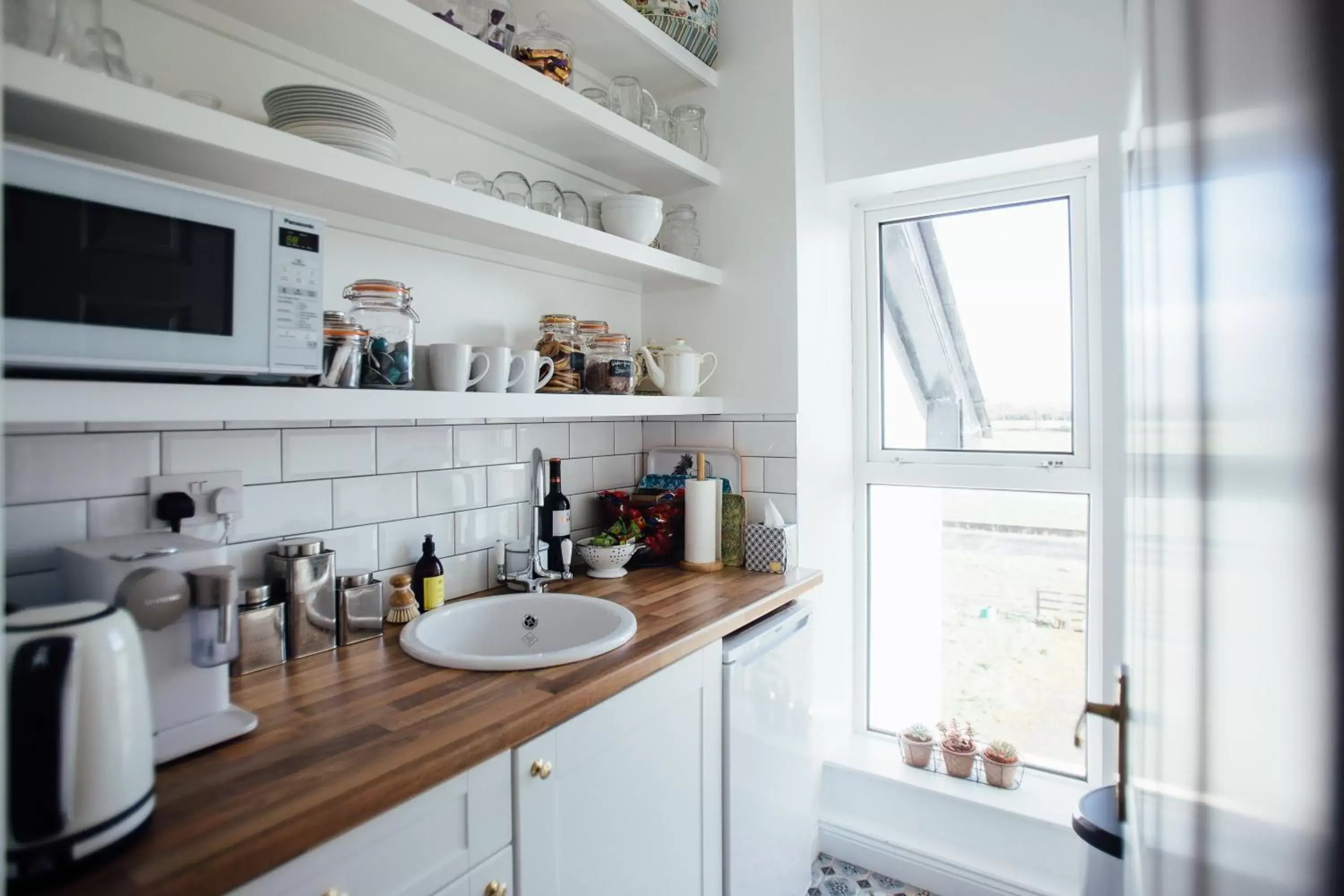 Coffee/tea facilities in Tom Blake House