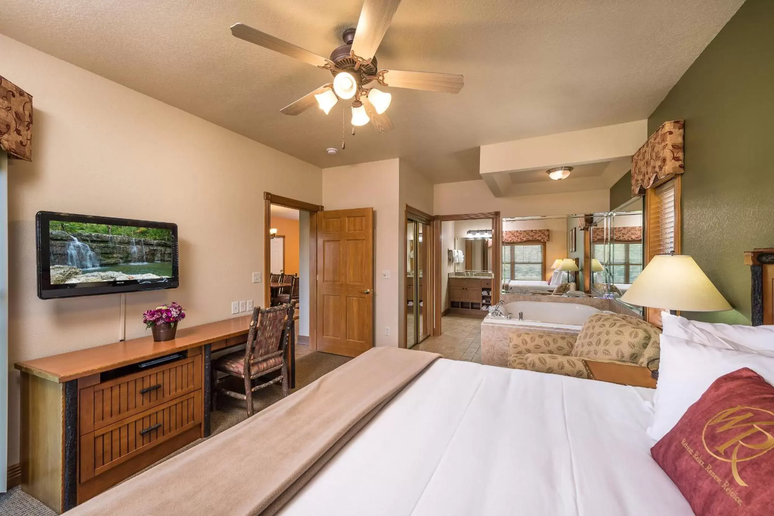 Bedroom, Bed in Westgate Branson Woods Resort Bedroom, Bed in Westgate Branson Woods Resort