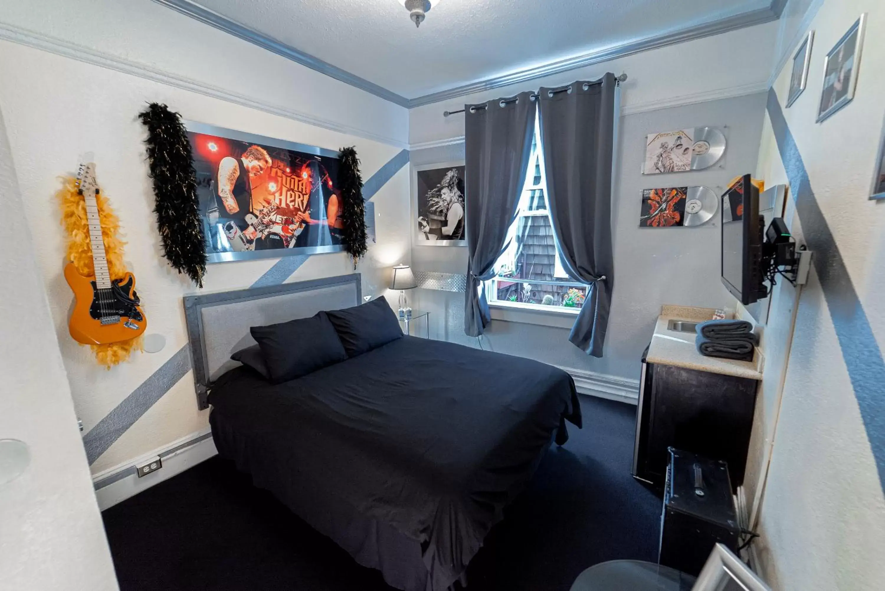 Metallica Room with Shared Bathroom in Music City Hotel - Home of the San Francisco Music Hall of Fame