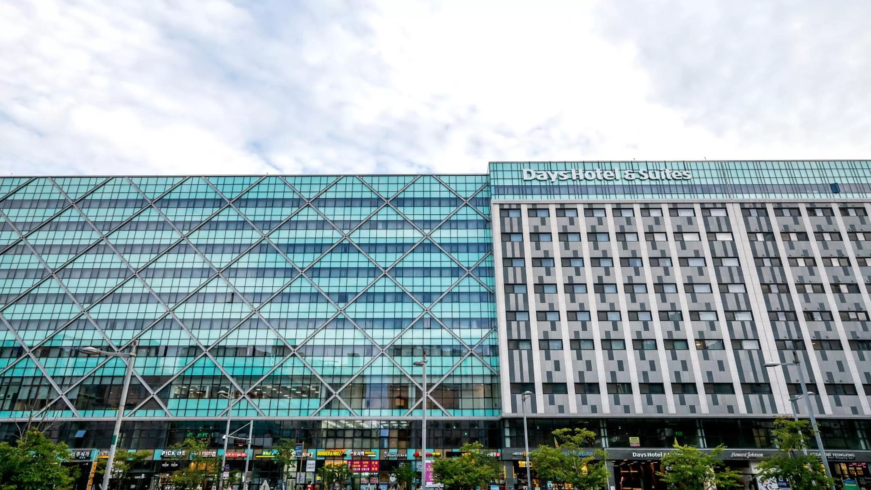 Property building in Days Hotel & Suites by Wyndham Incheon Airport
