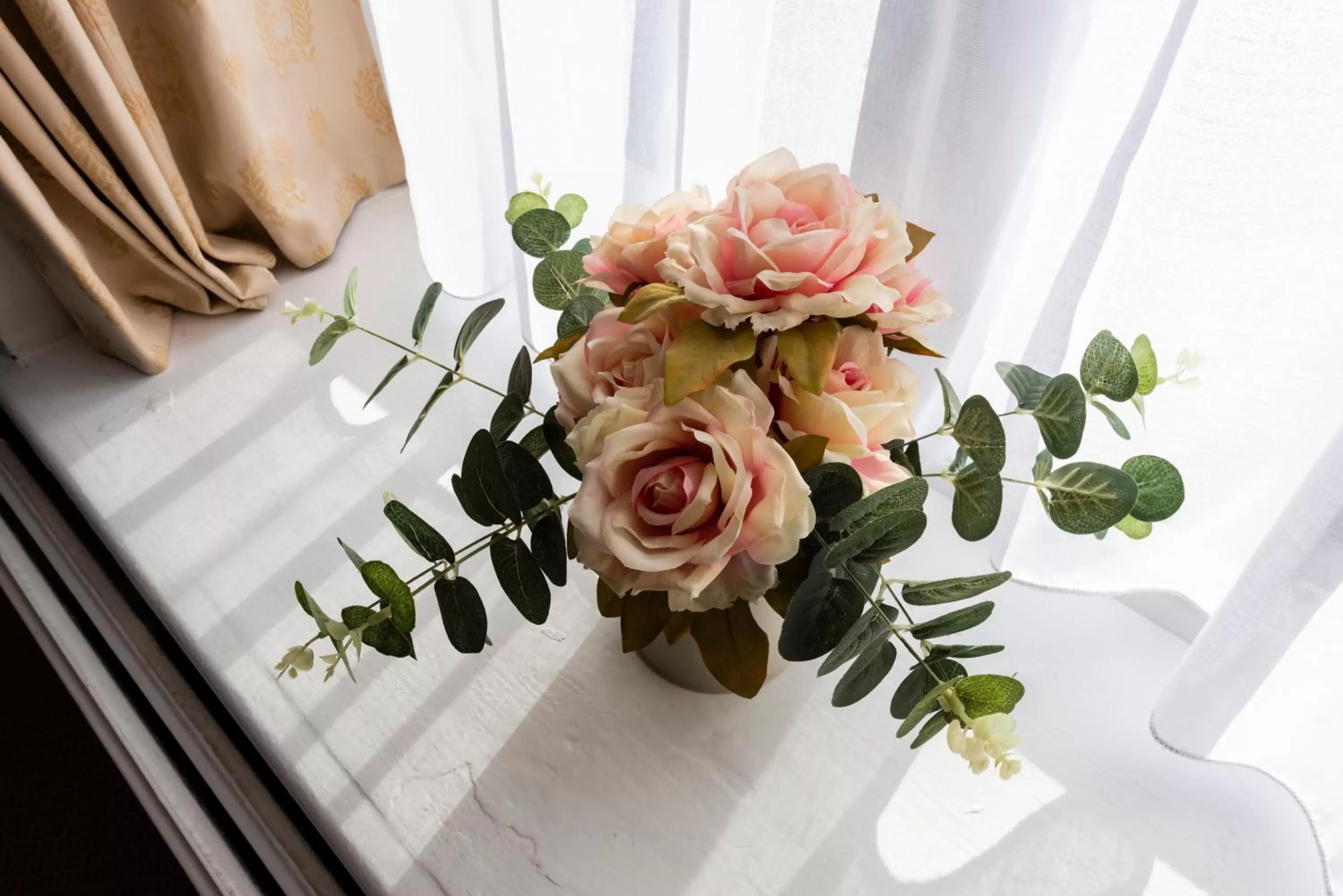 Decorative detail in The Whipper-In Hotel