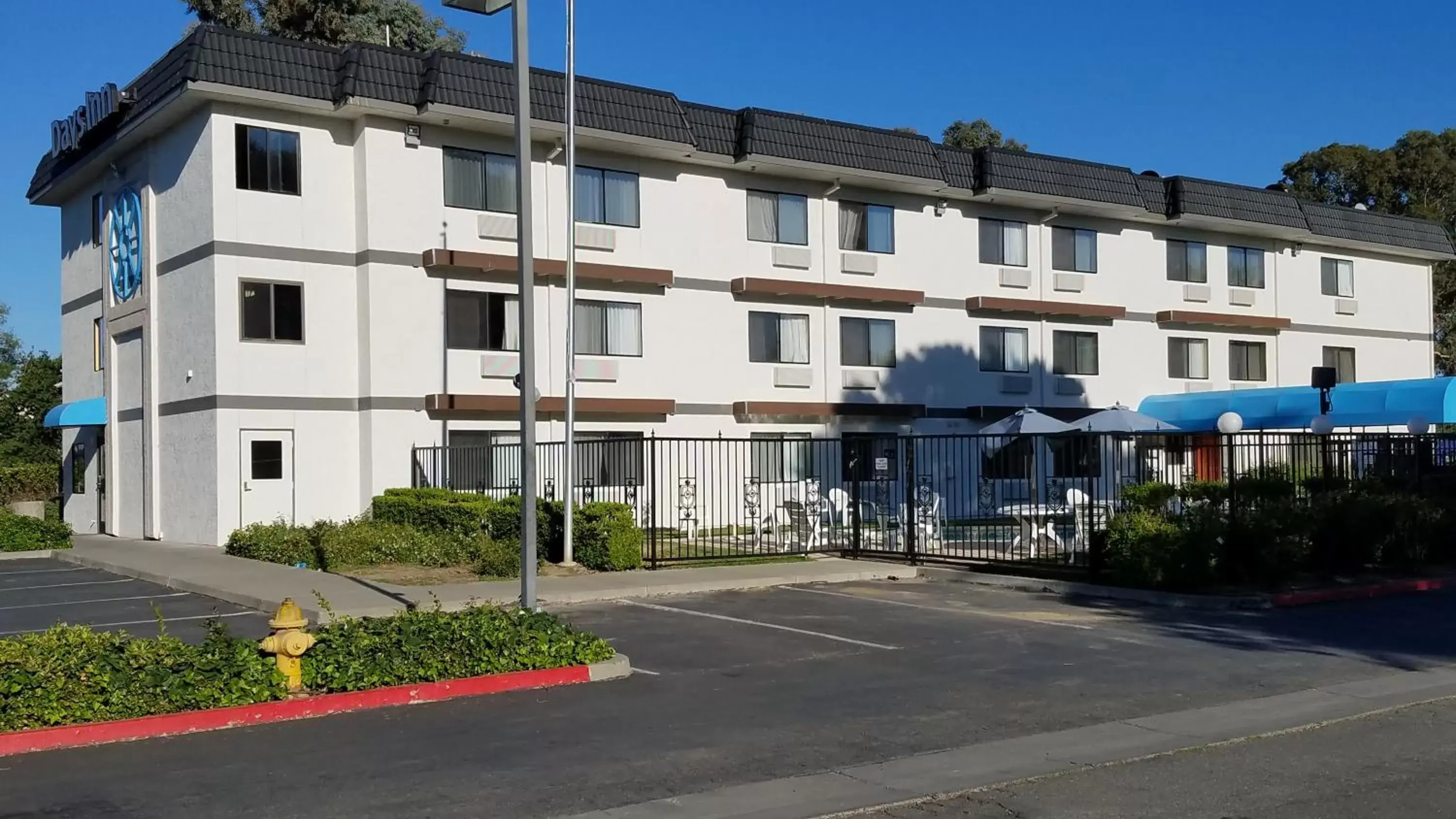 Facade/entrance, Property Building in Days Inn by Wyndham Woodland