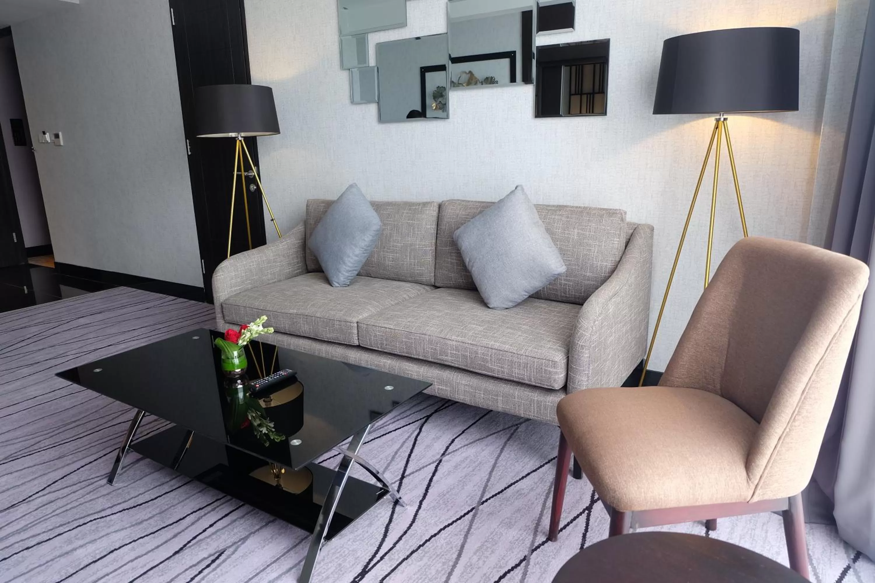 Living room in Grand Swiss-Belhotel Darmo