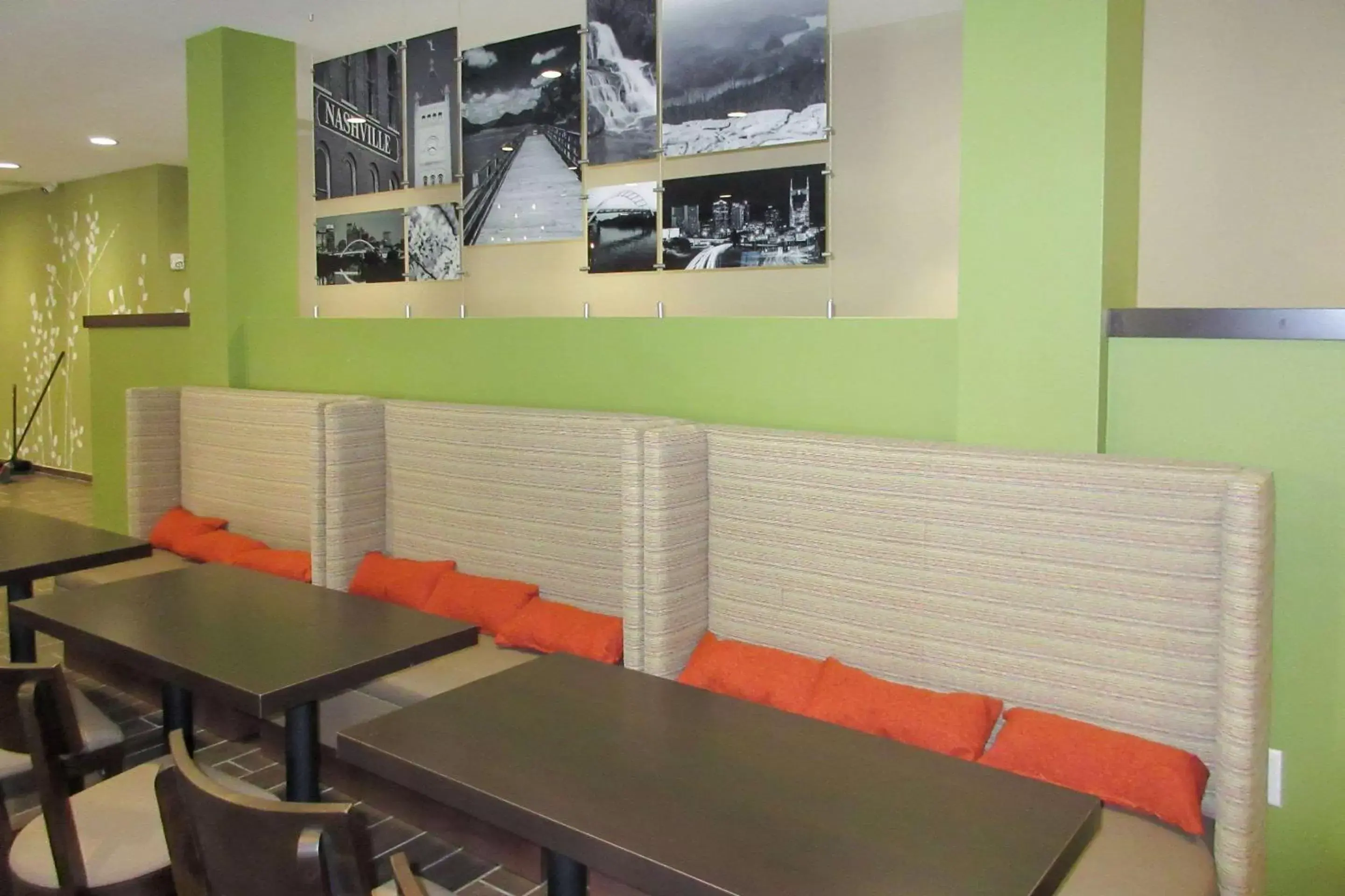Restaurant/places to eat, Lounge/Bar in Sleep Inn & Suites Gallatin - Nashville Metro