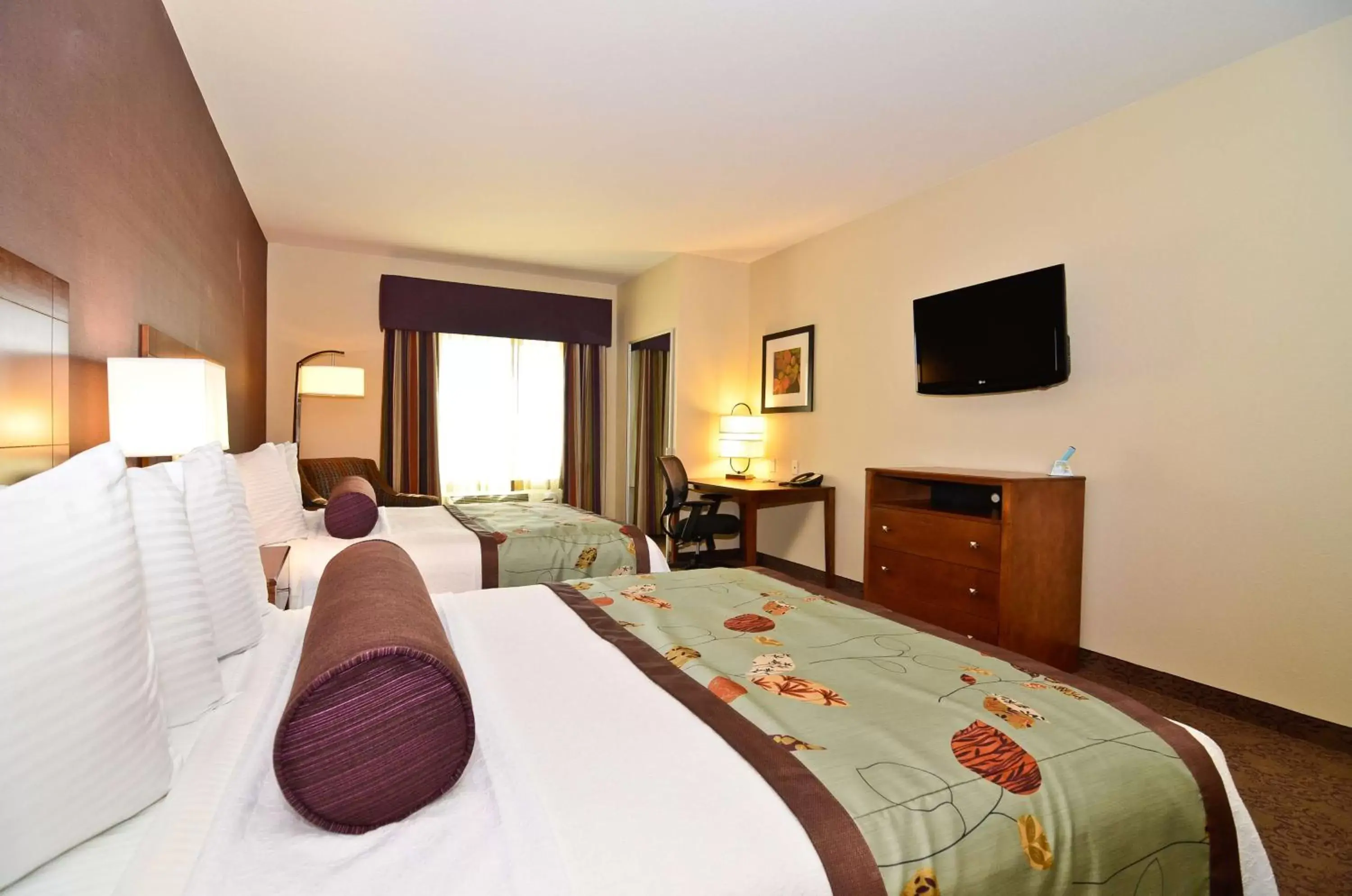 Queen Room with Two Queen Beds - Disability Access/Non-Smoking in Best Western Plus Carousel Inn & Suites Burlington Queen Room with Two Queen Beds - Disability Access/Non-Smoking in Best Western Plus Carousel Inn & Suites Burlington