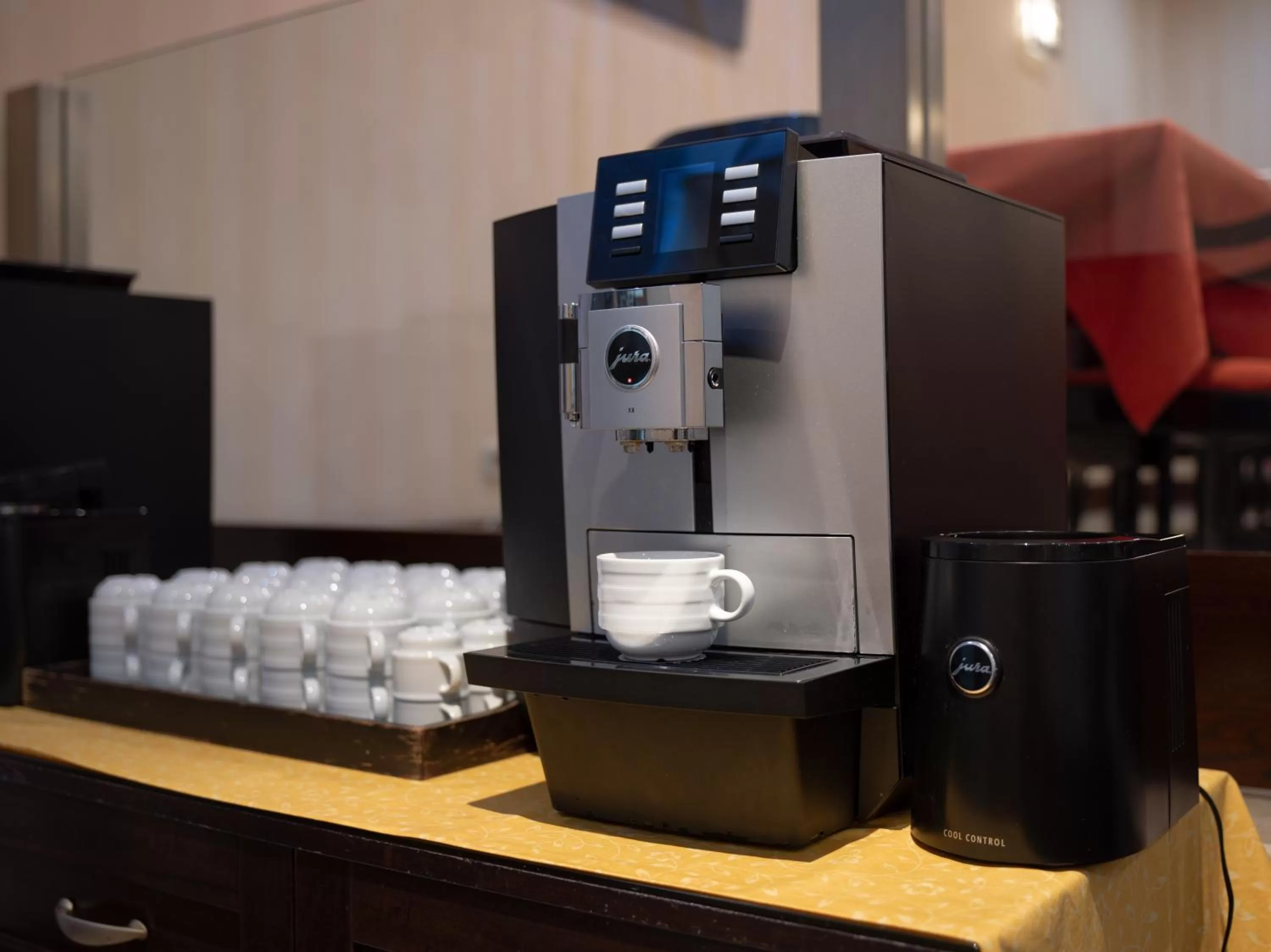 Coffee/tea facilities in Hotel Villa de Barajas