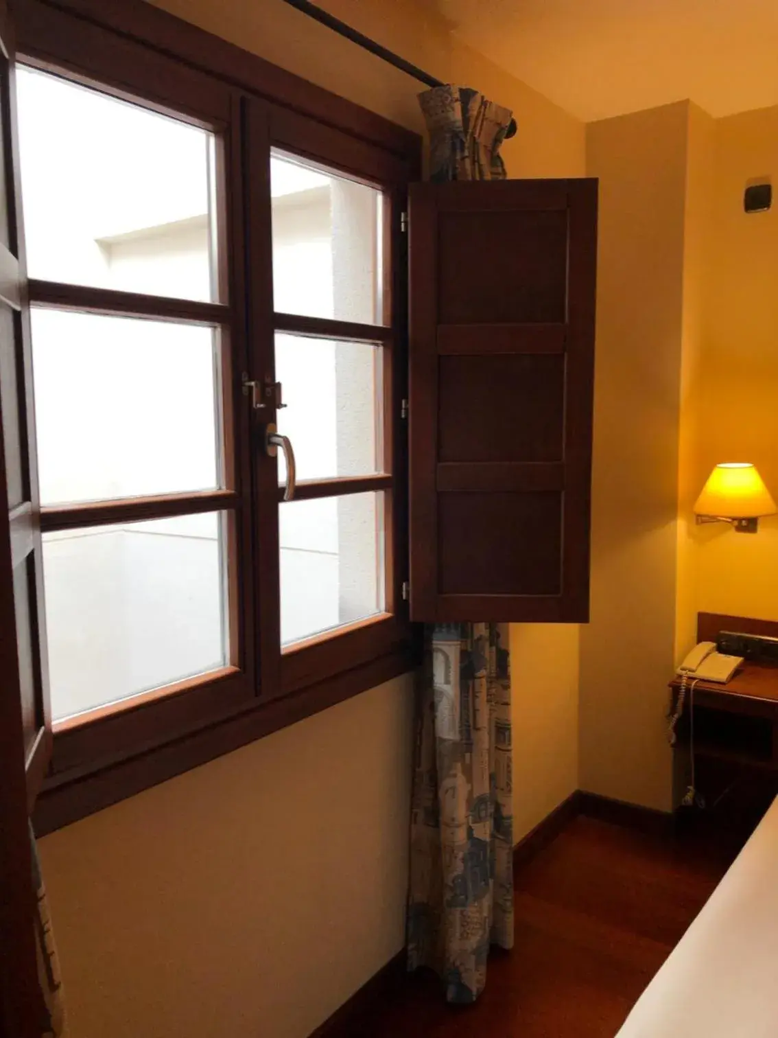 Inner courtyard view, Bed in Hotel Aroi Bierzo Plaza Inner courtyard view, Bed in Hotel Aroi Bierzo Plaza