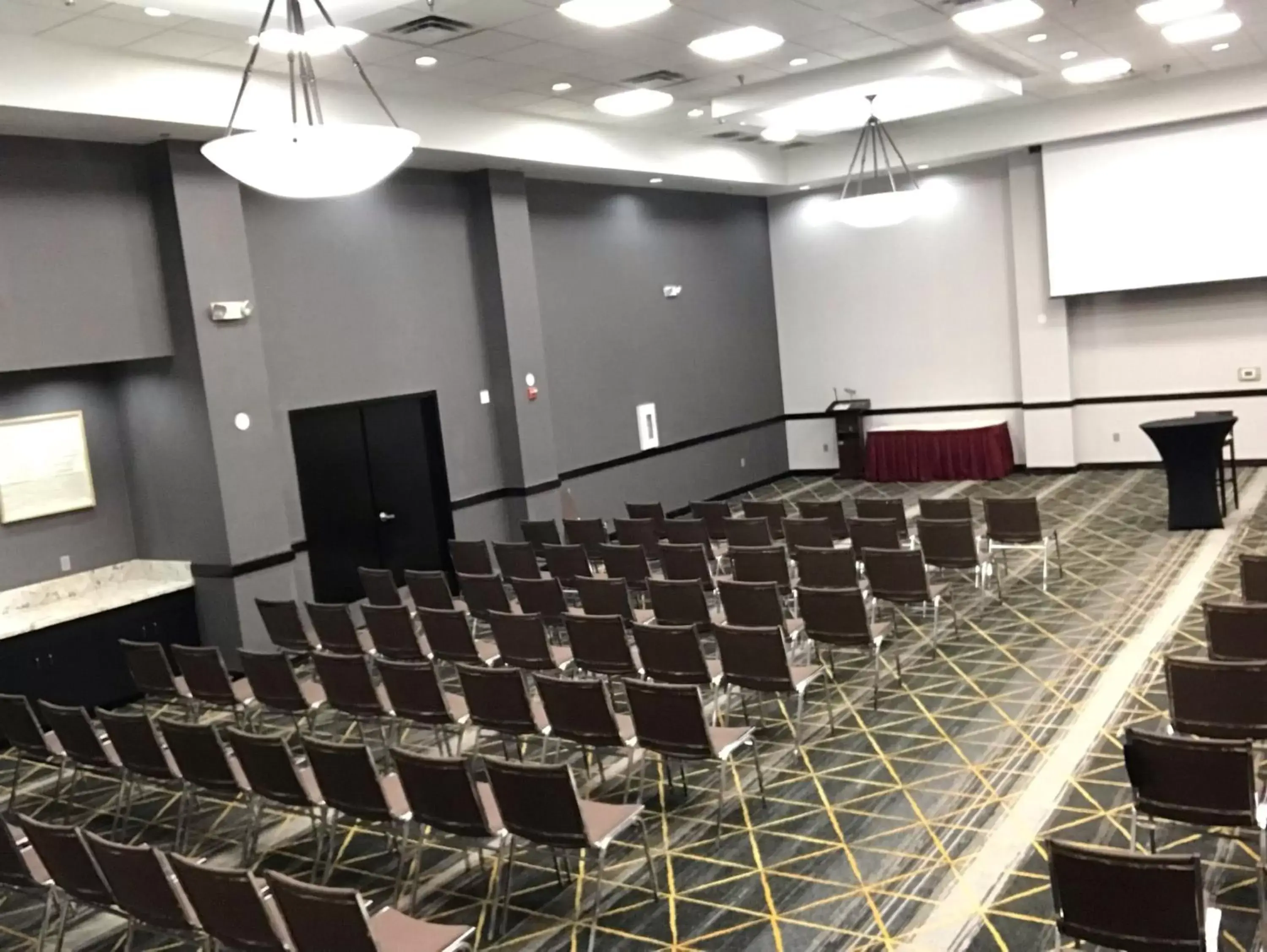 Meeting/conference room in Holiday Inn & Suites Phoenix-Mesa-Chandler, an IHG Hotel