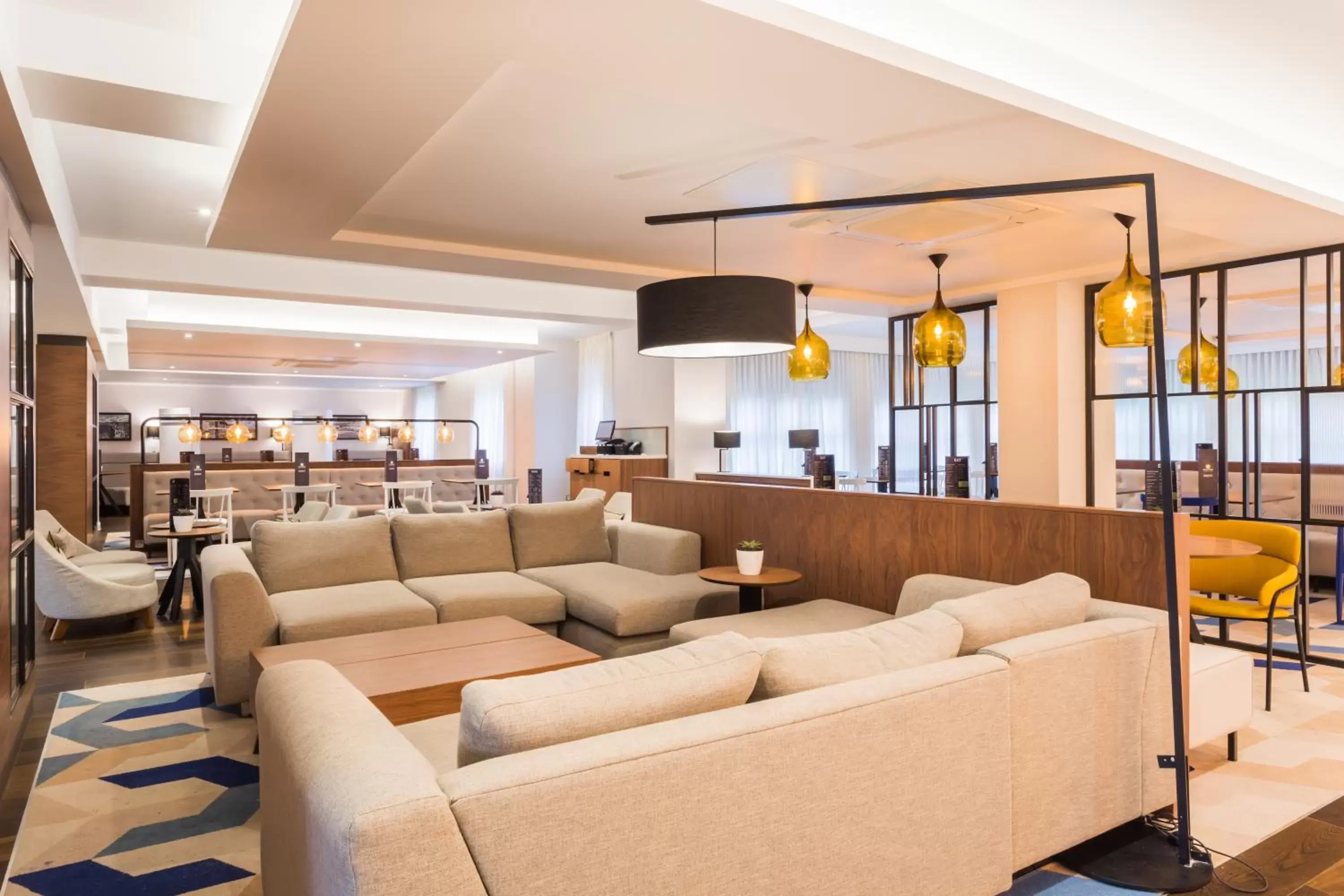 Lounge or bar, Lounge/Bar in Courtyard by Marriott Glasgow Airport