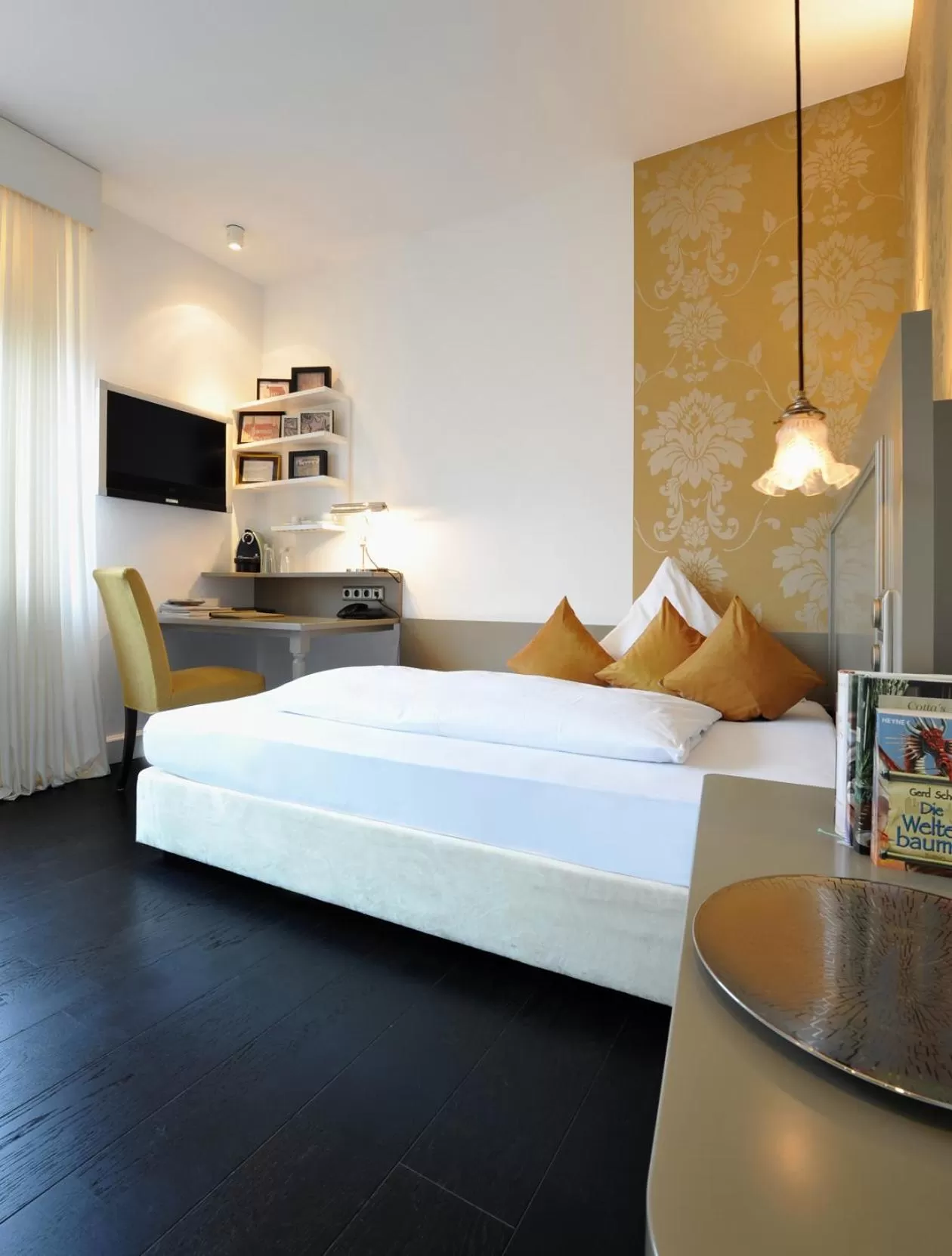 Bed in Villa Mittermeier, Hotellerie & Restaurant