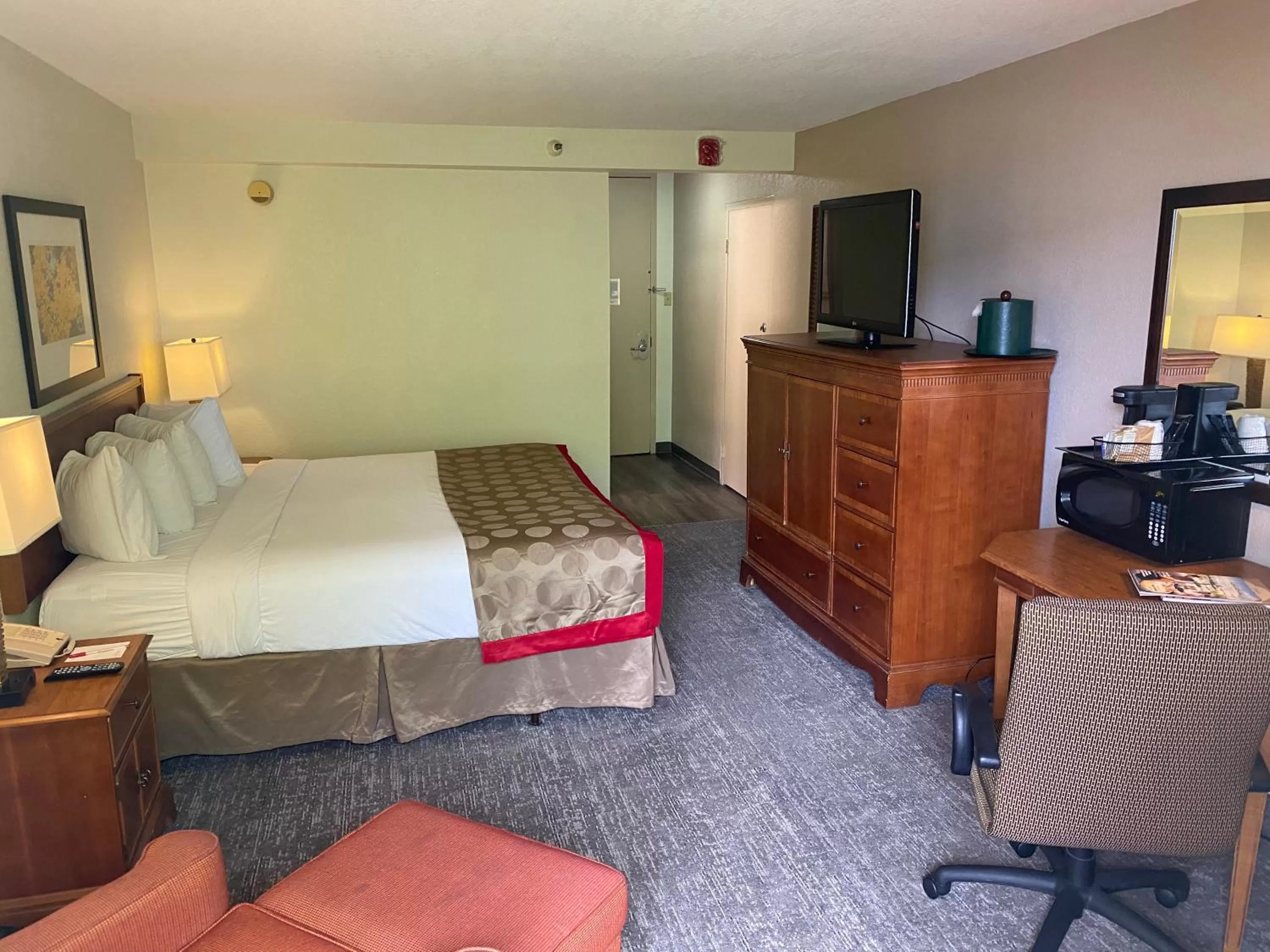 Bed in Ramada by Wyndham Albuquerque Midtown