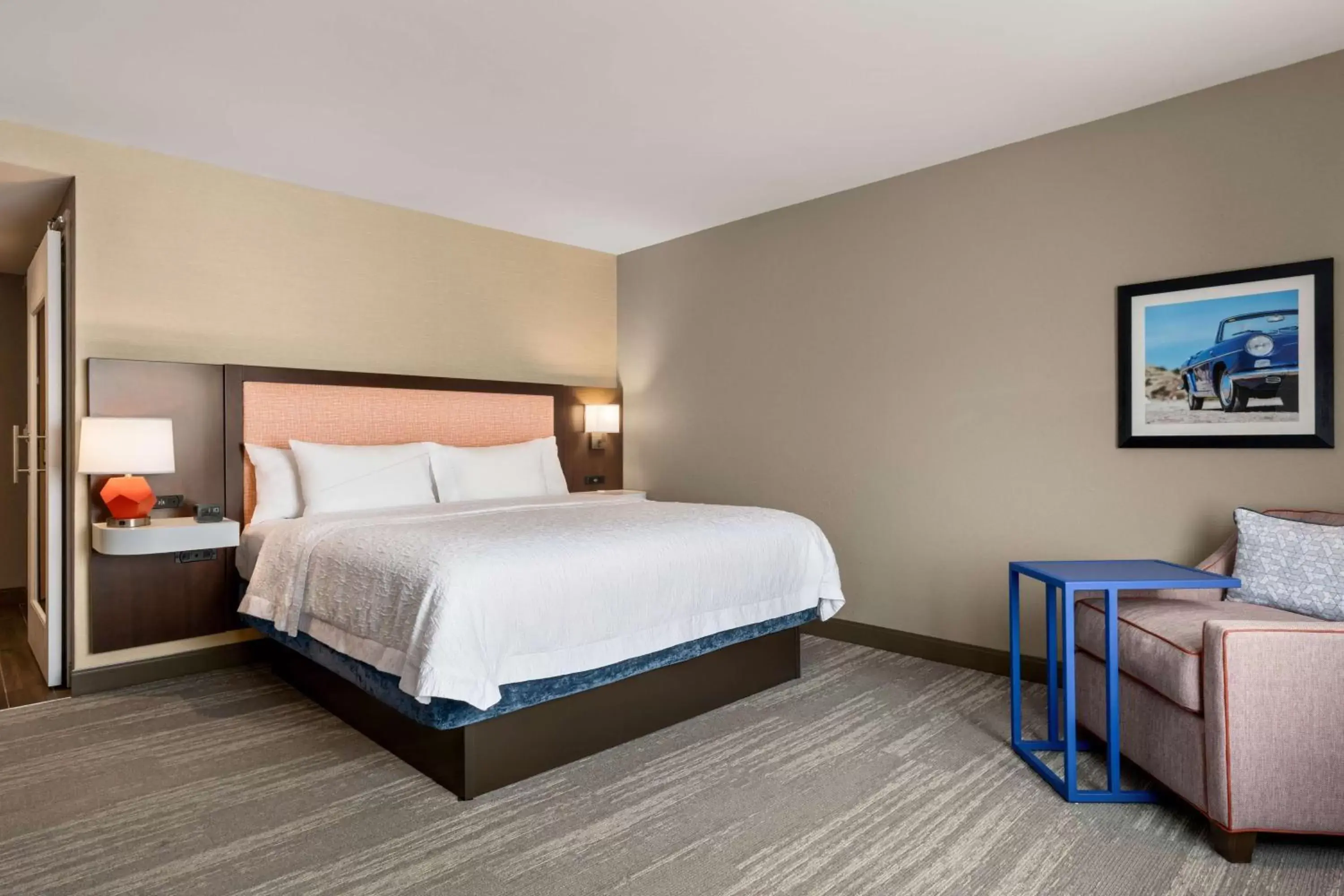 Bed in Hampton Inn & Suites Ocean City West