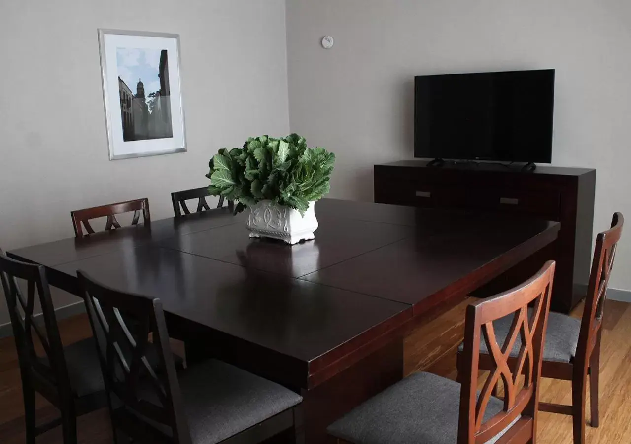 Dining area, TV/Entertainment Center in Gran Hotel Concordia San Luis Potosi