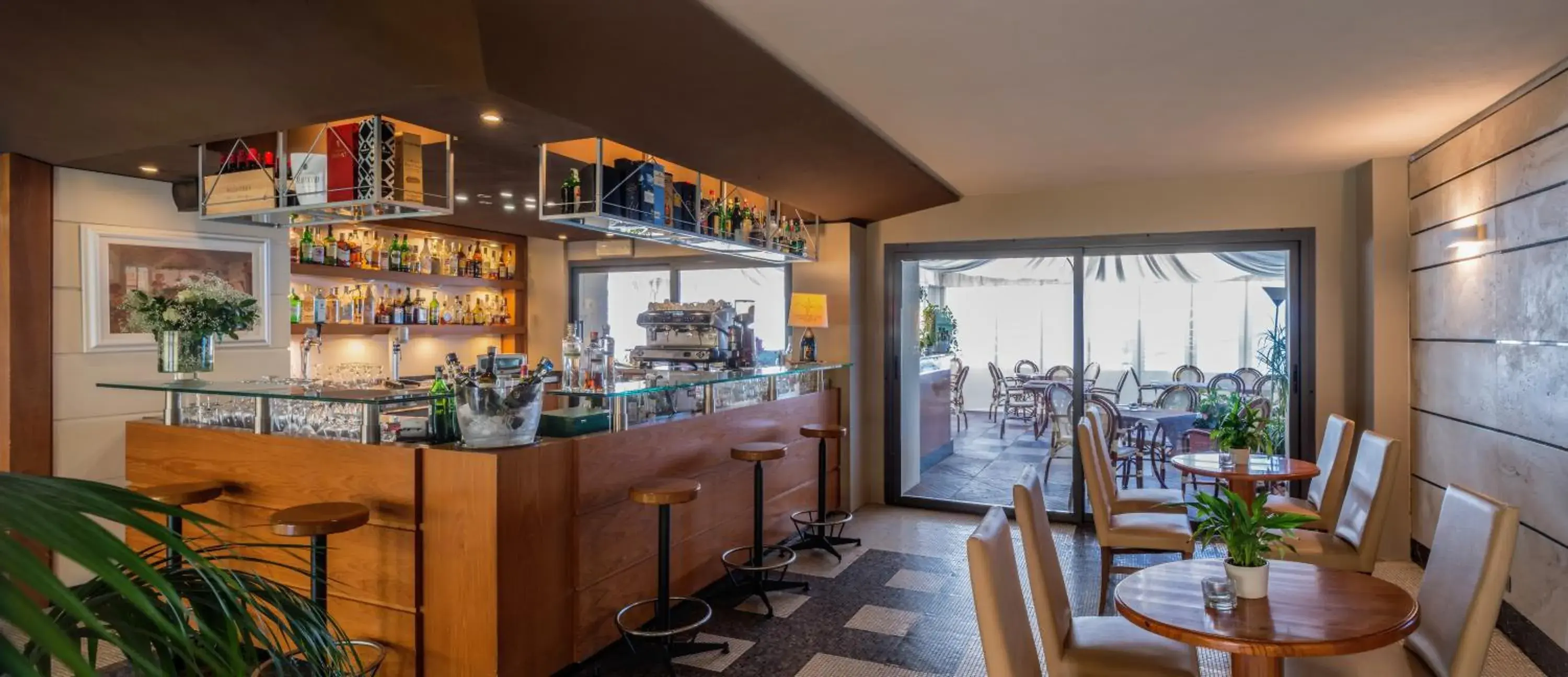 Lounge or bar in Grand Hotel Continental Lounge or bar in Grand Hotel Continental