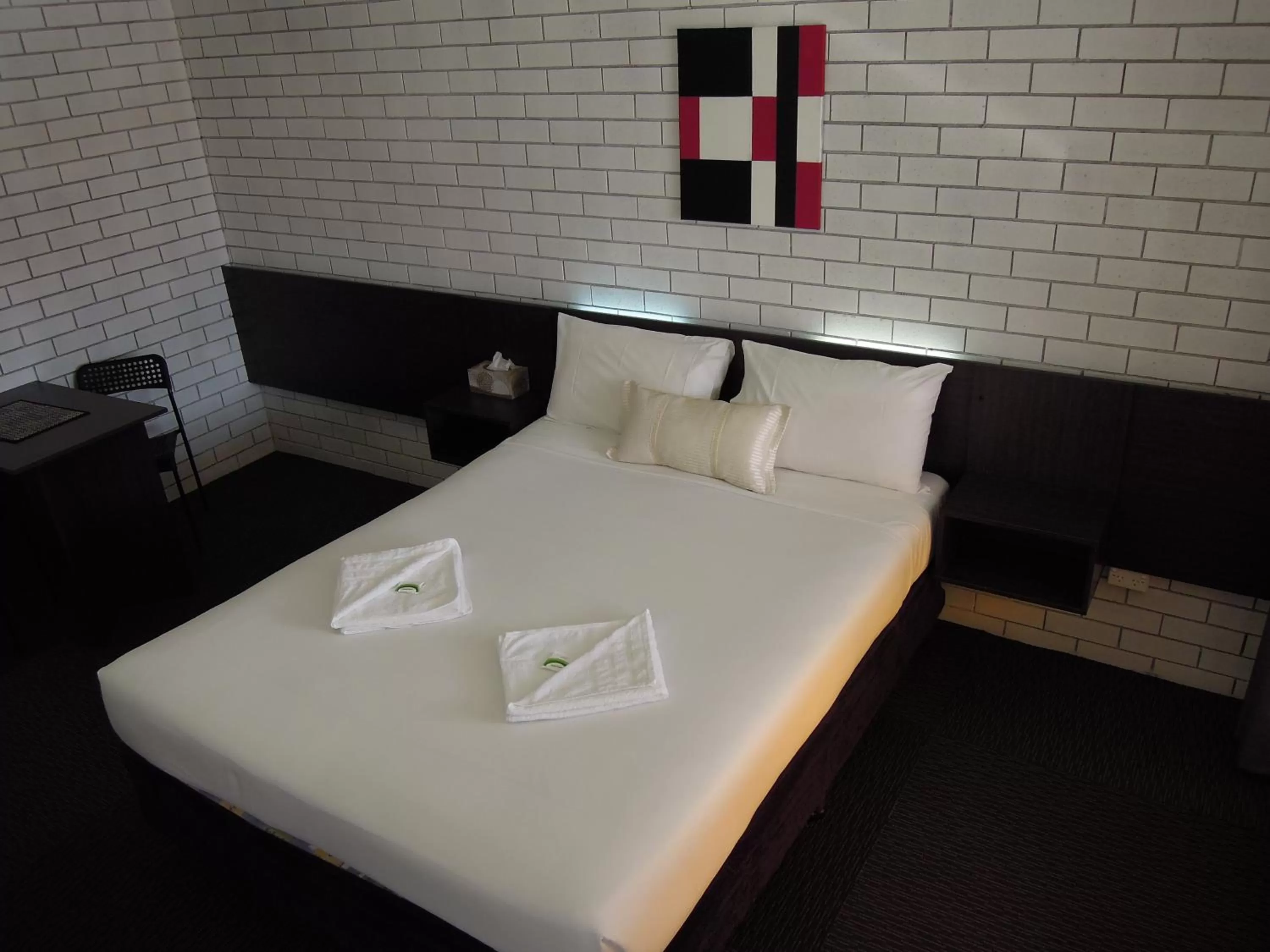 Bed in Jackaroo Apartments