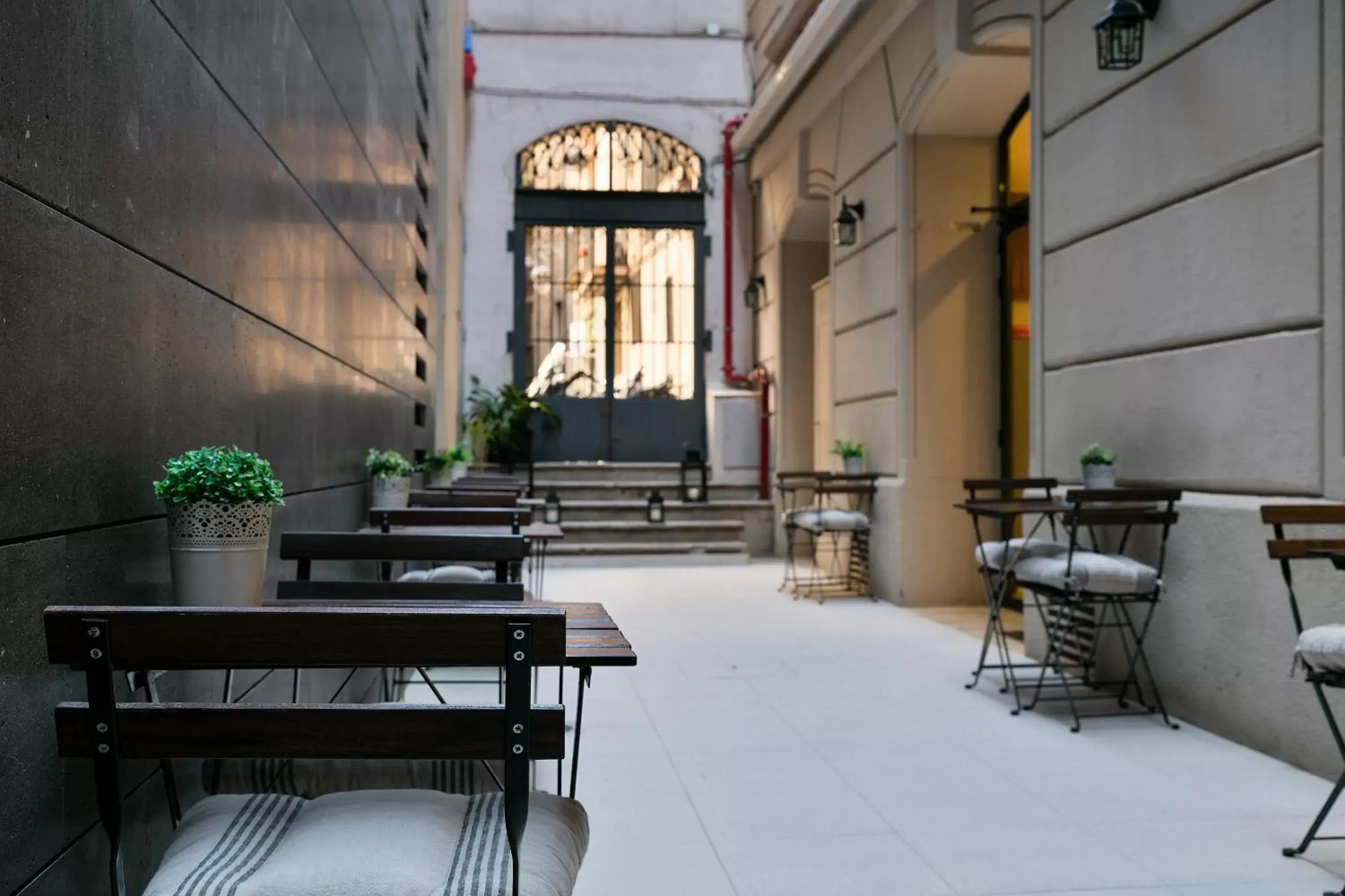 Patio, Restaurant/Places to Eat in Hotel Condal