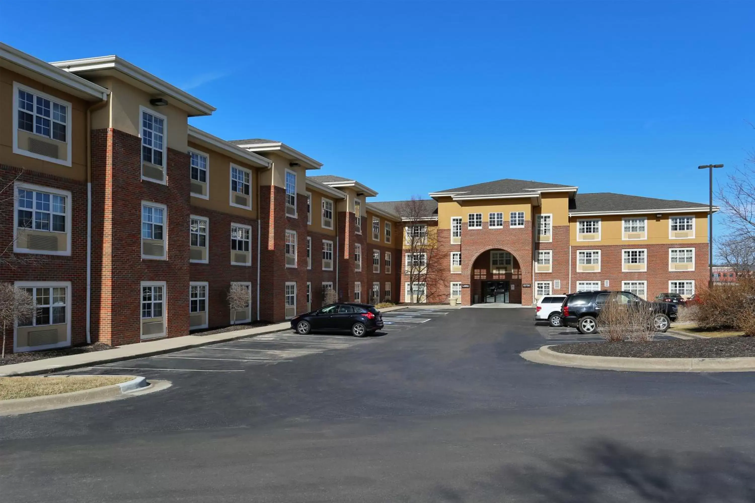 Property building in Extended Stay America Suites - Kansas City - Overland Park - Quivira Rd