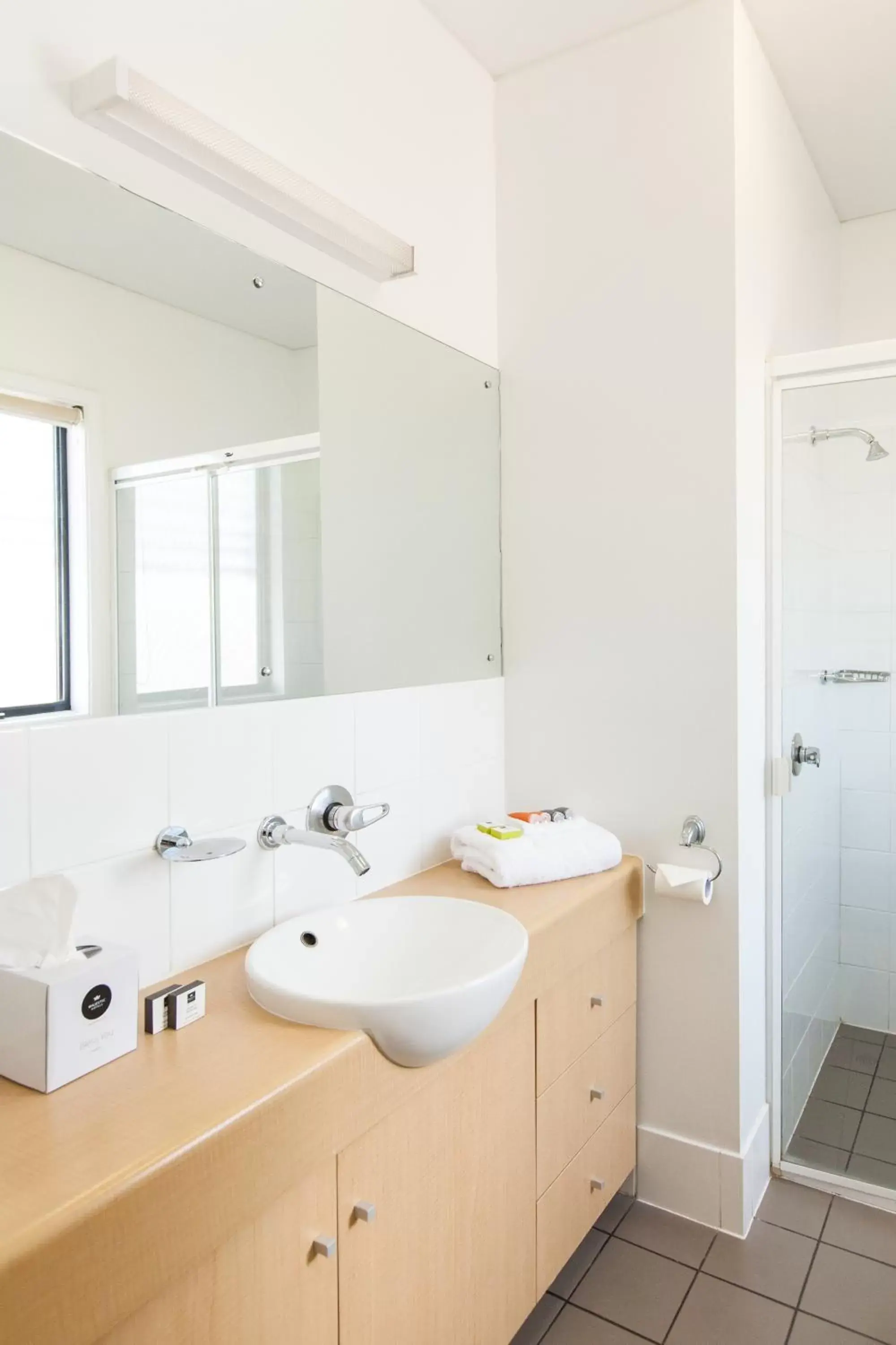 Bathroom in Majestic Oasis Apartments