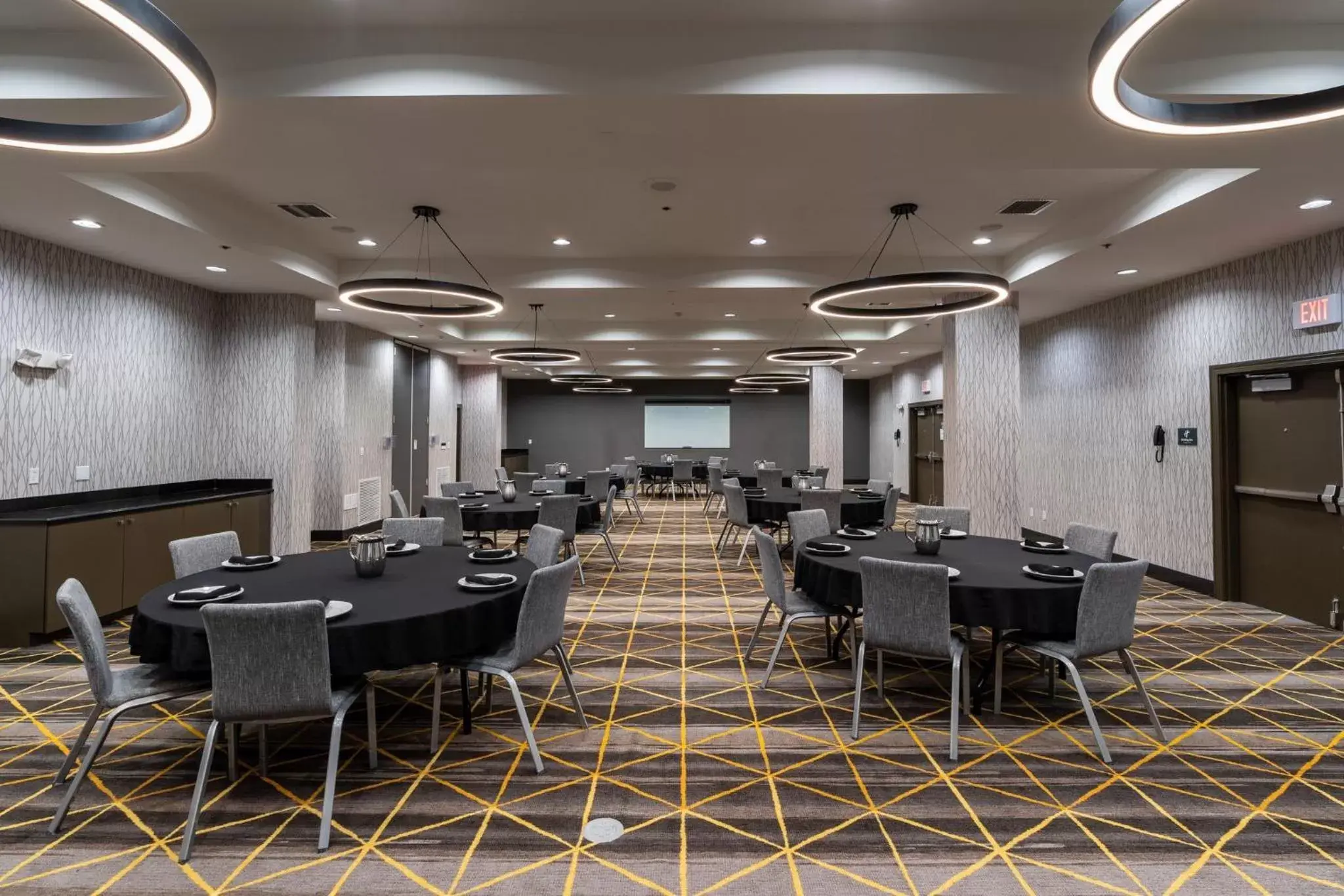 Meeting/conference room, Restaurant/Places to Eat in Holiday Inn Daytona Beach LPGA Boulevard, an IHG Hotel