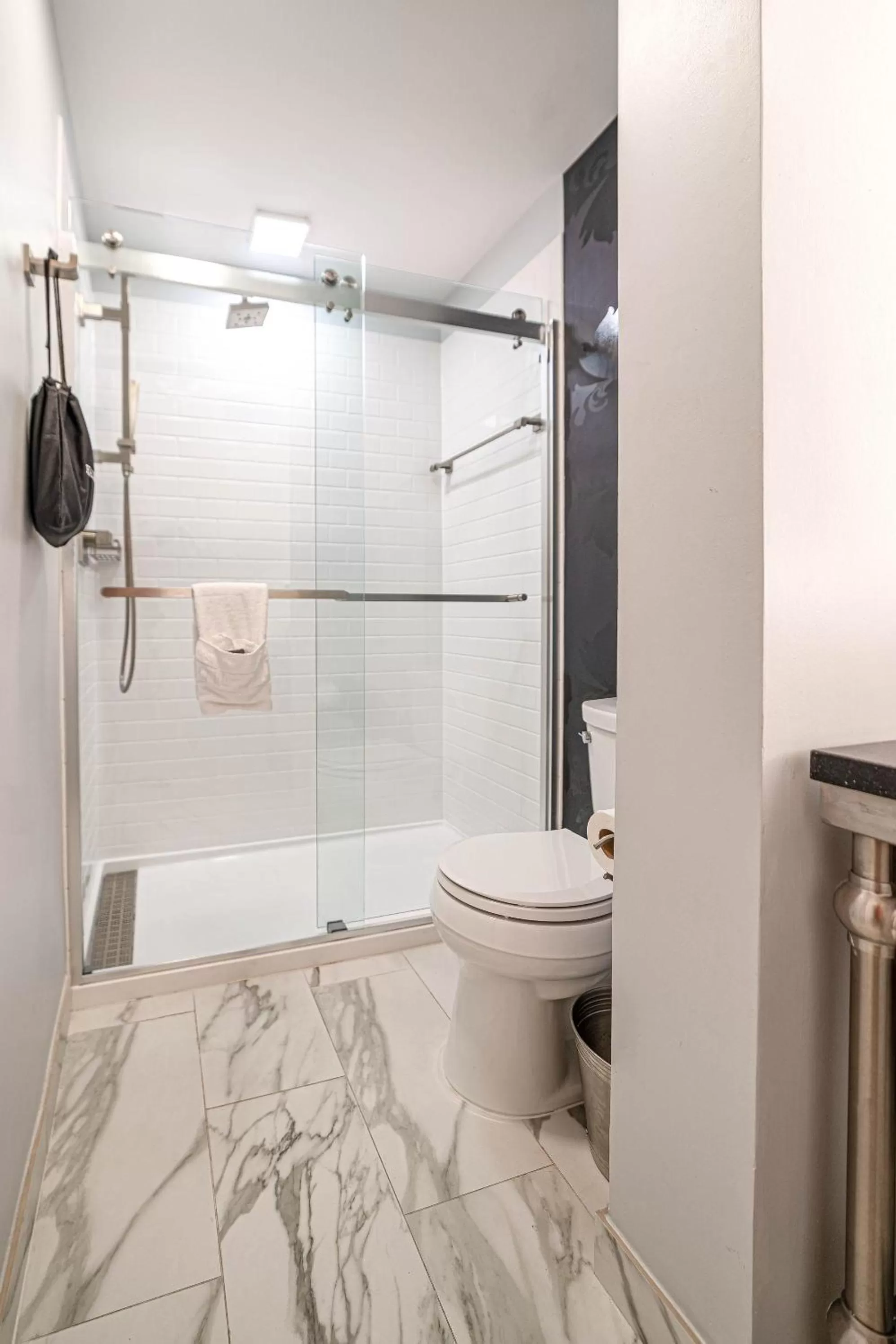 Shower in River Street Inn