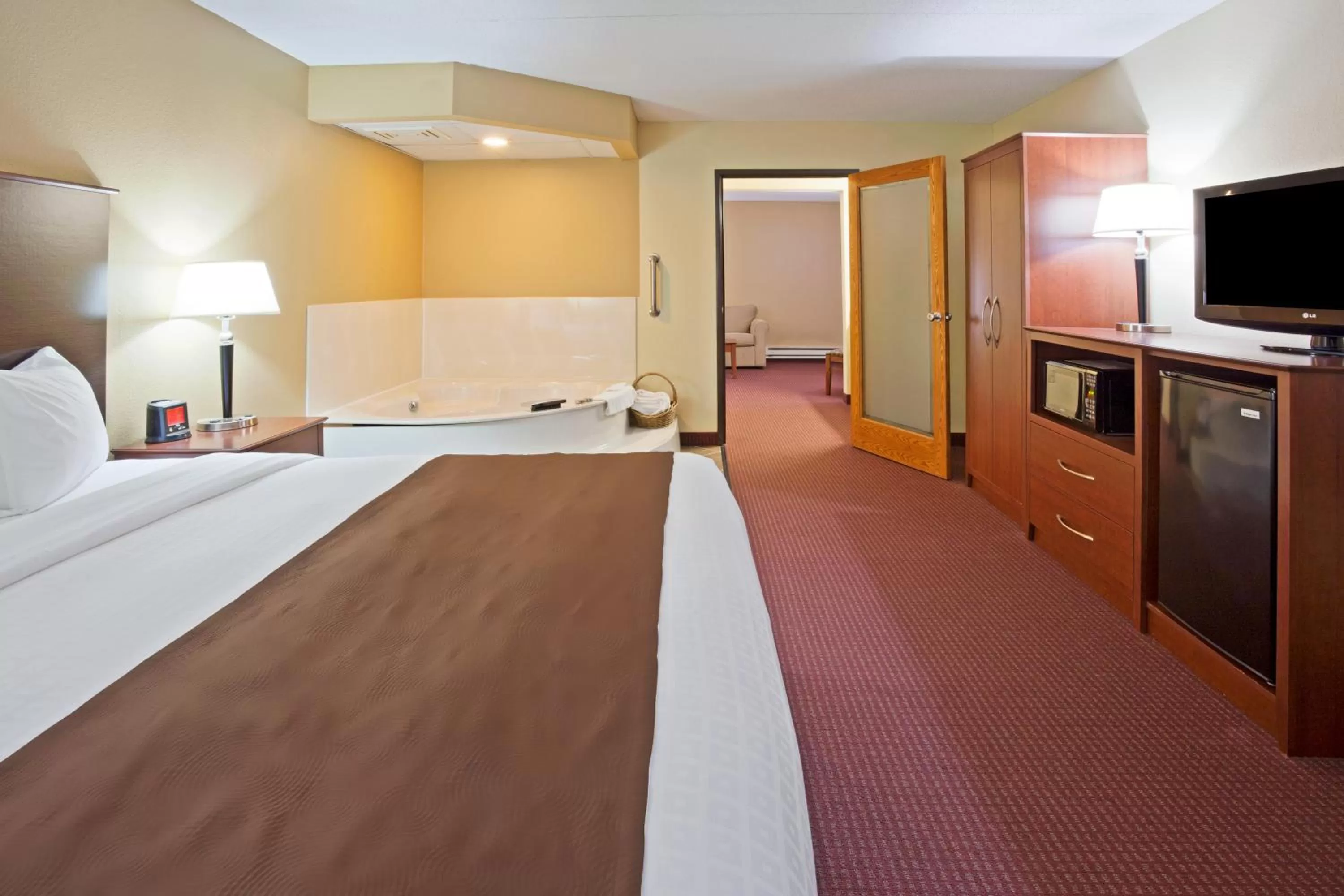 Deluxe King Suite - Non-Smoking in AmericInn by Wyndham Fergus Falls Conference Center