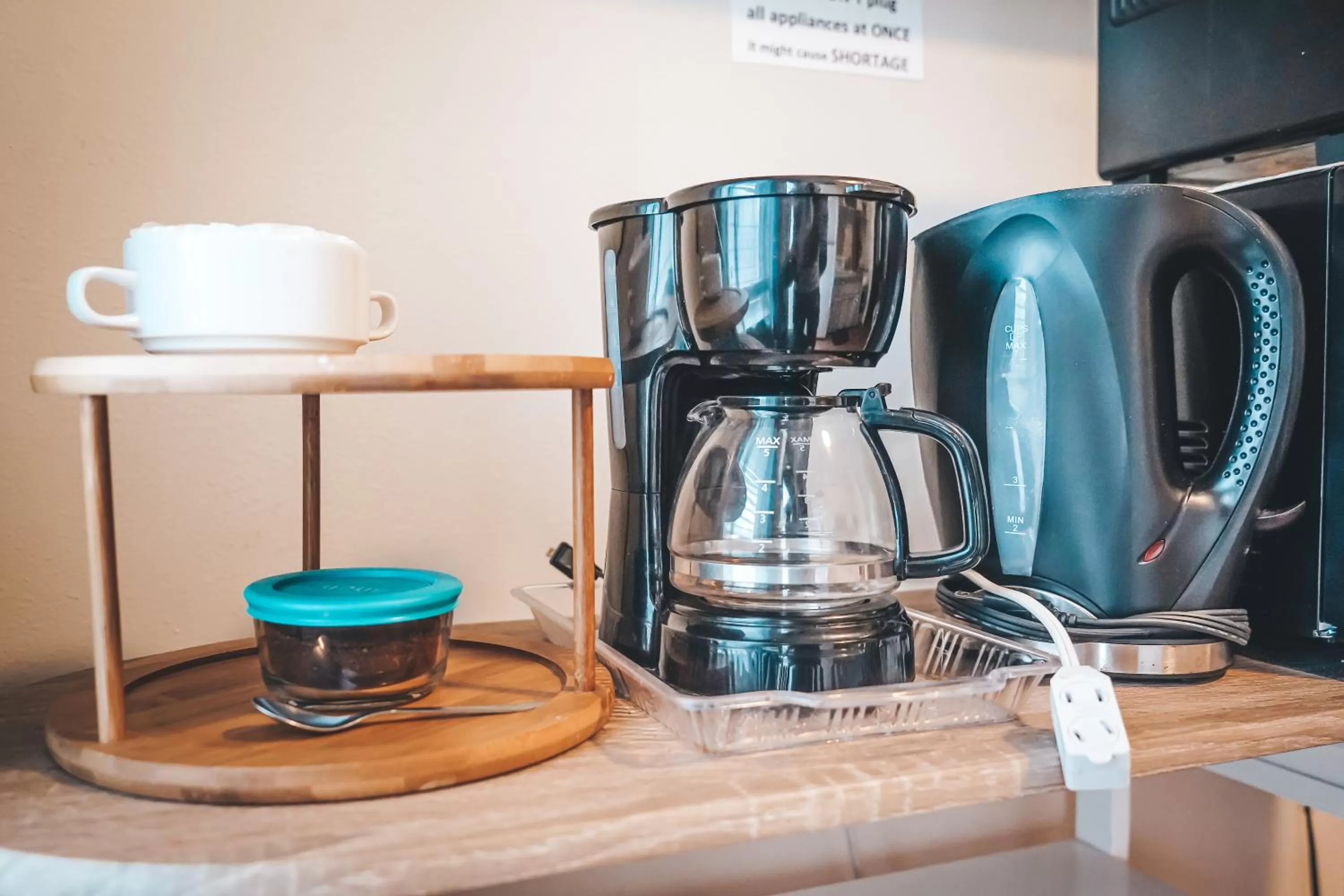 Coffee/tea facilities in Hollywood Light Haven Lodge