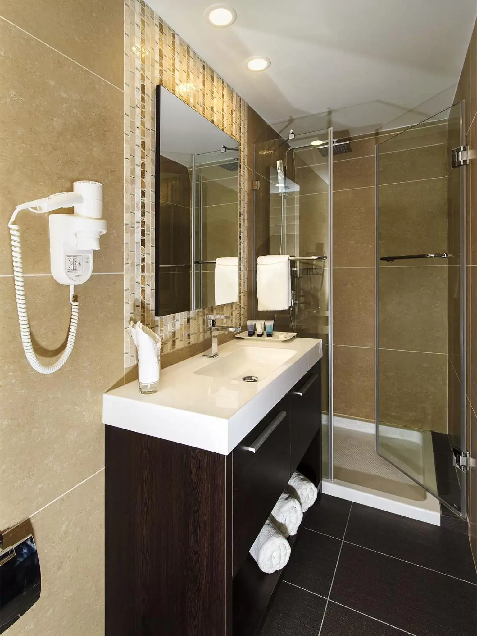 Shower, Bathroom in The Sephardic House Hotel in The Jewish Quarter