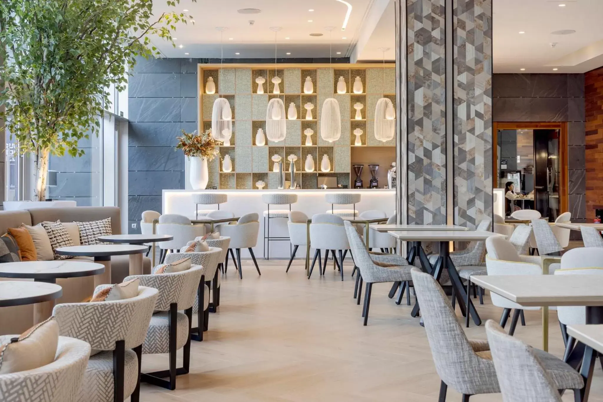 Lounge or bar, Restaurant/Places to Eat in Ilunion Atrium