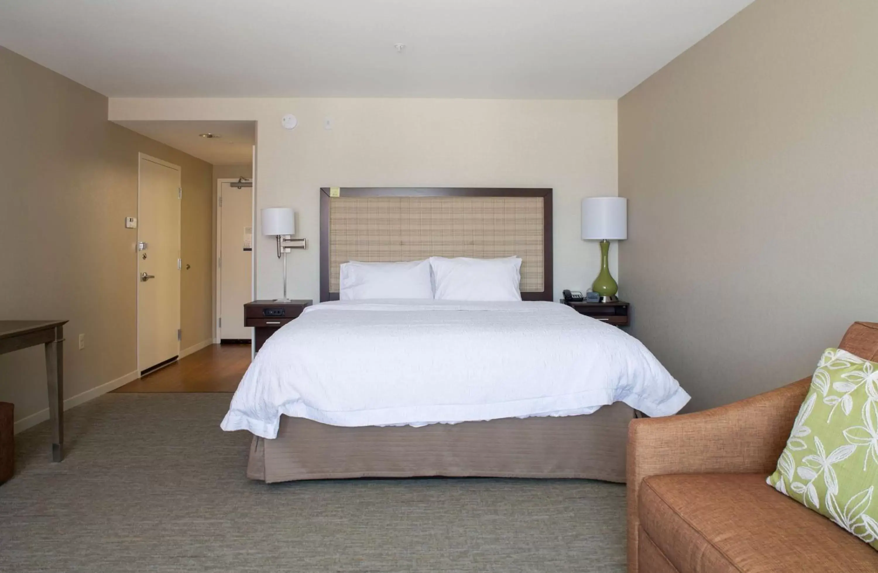 Bed in Hampton Inn & Suites Whitefish
