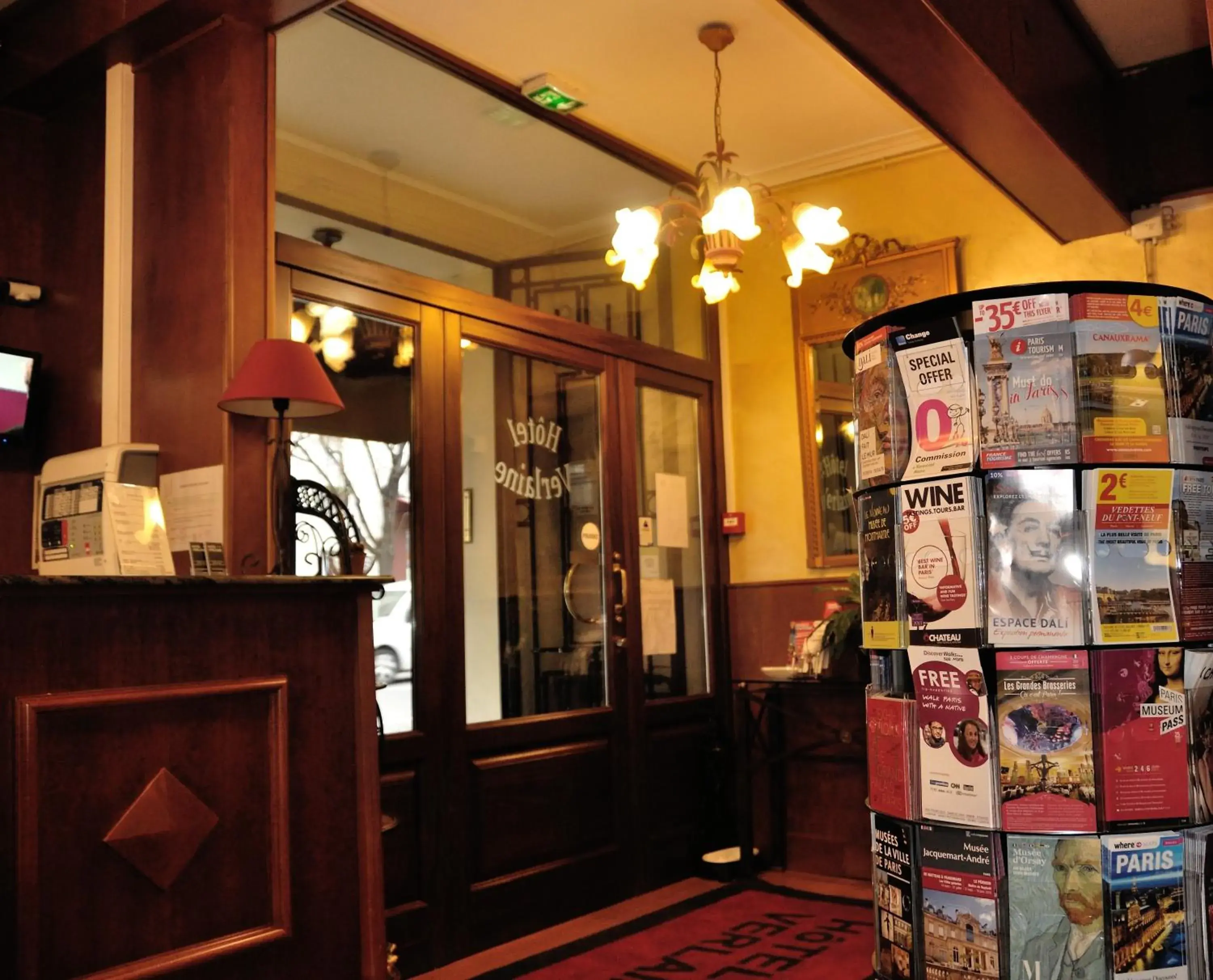 Lobby or reception in Hôtel Verlaine