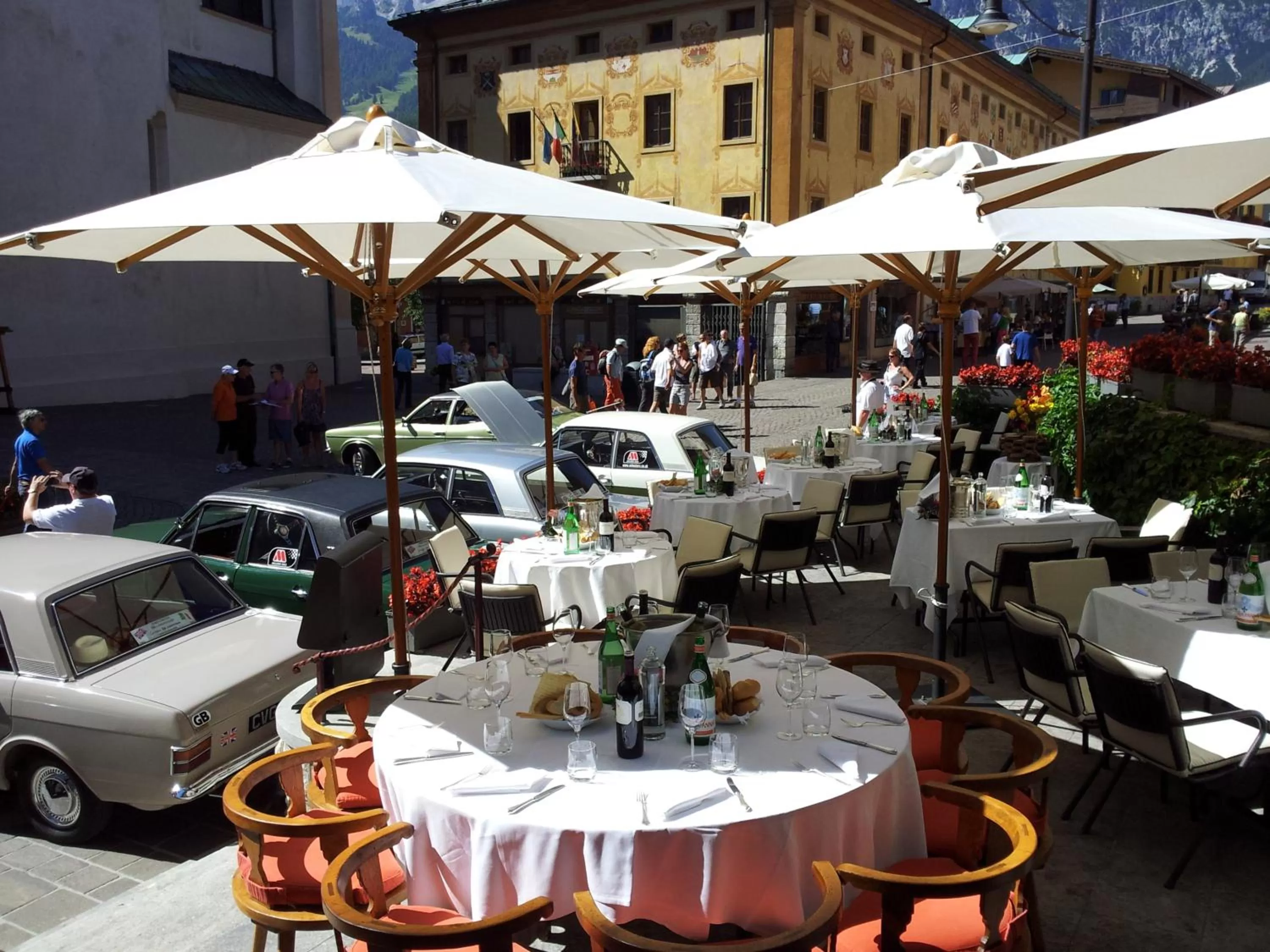 Restaurant/places to eat in Hotel Cortina