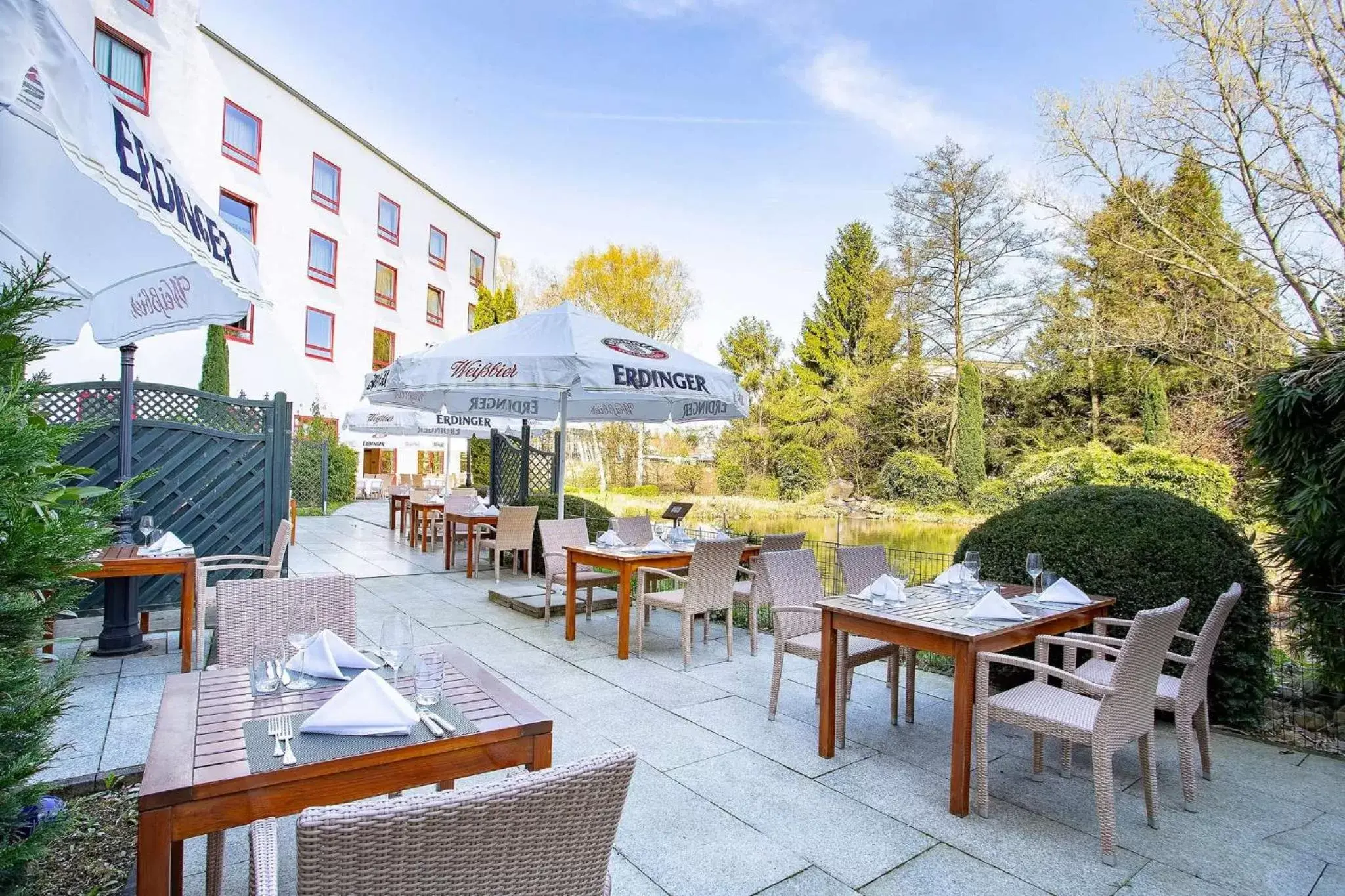 Property building, Restaurant/Places to Eat in elaya hotel frankfurt oberursel, ehemals The Rilano Hotel Oberursel