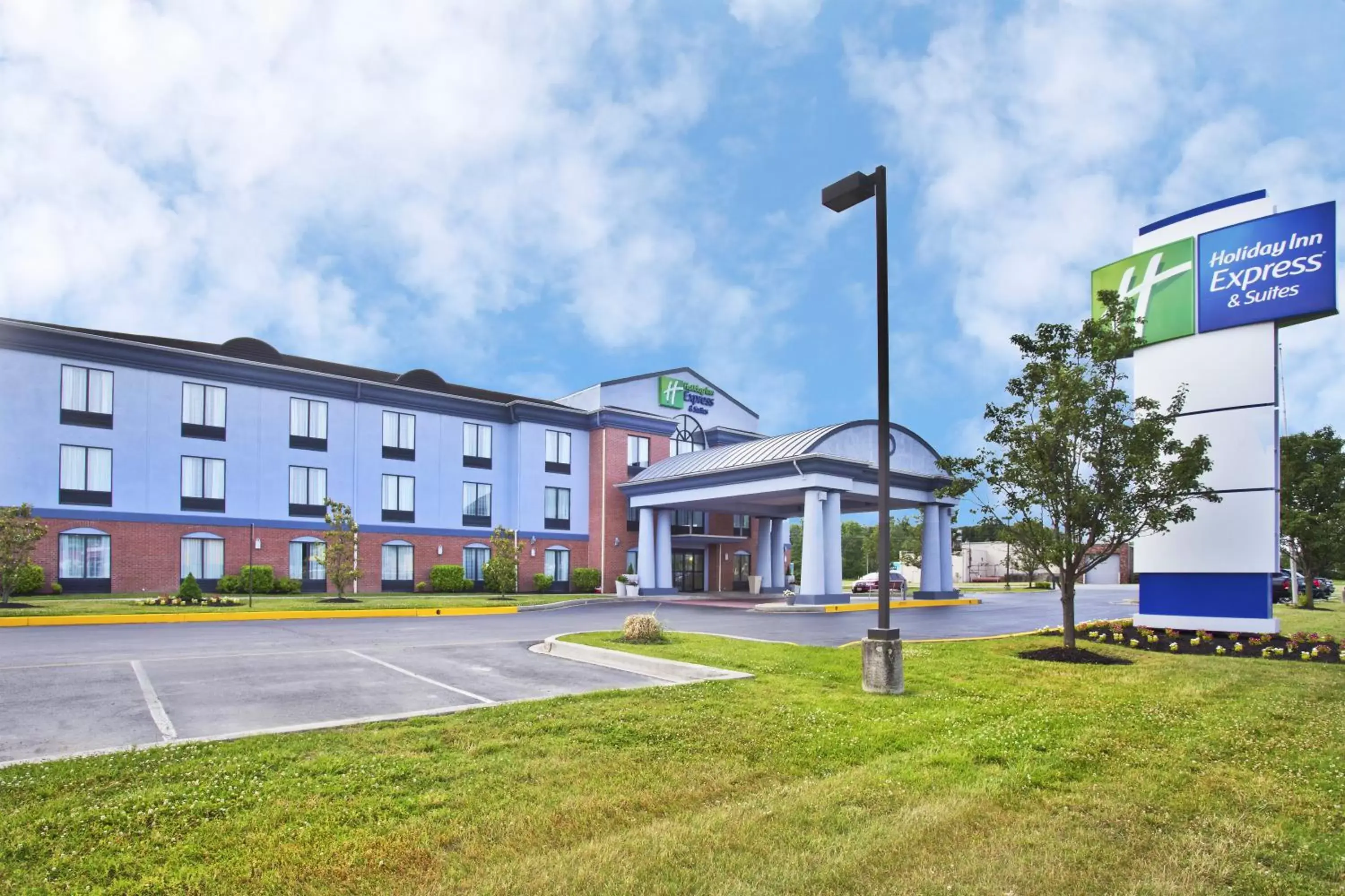 Property building in Holiday Inn Express Hotel and Suites Harrington - Dover Area, an IHG Hotel