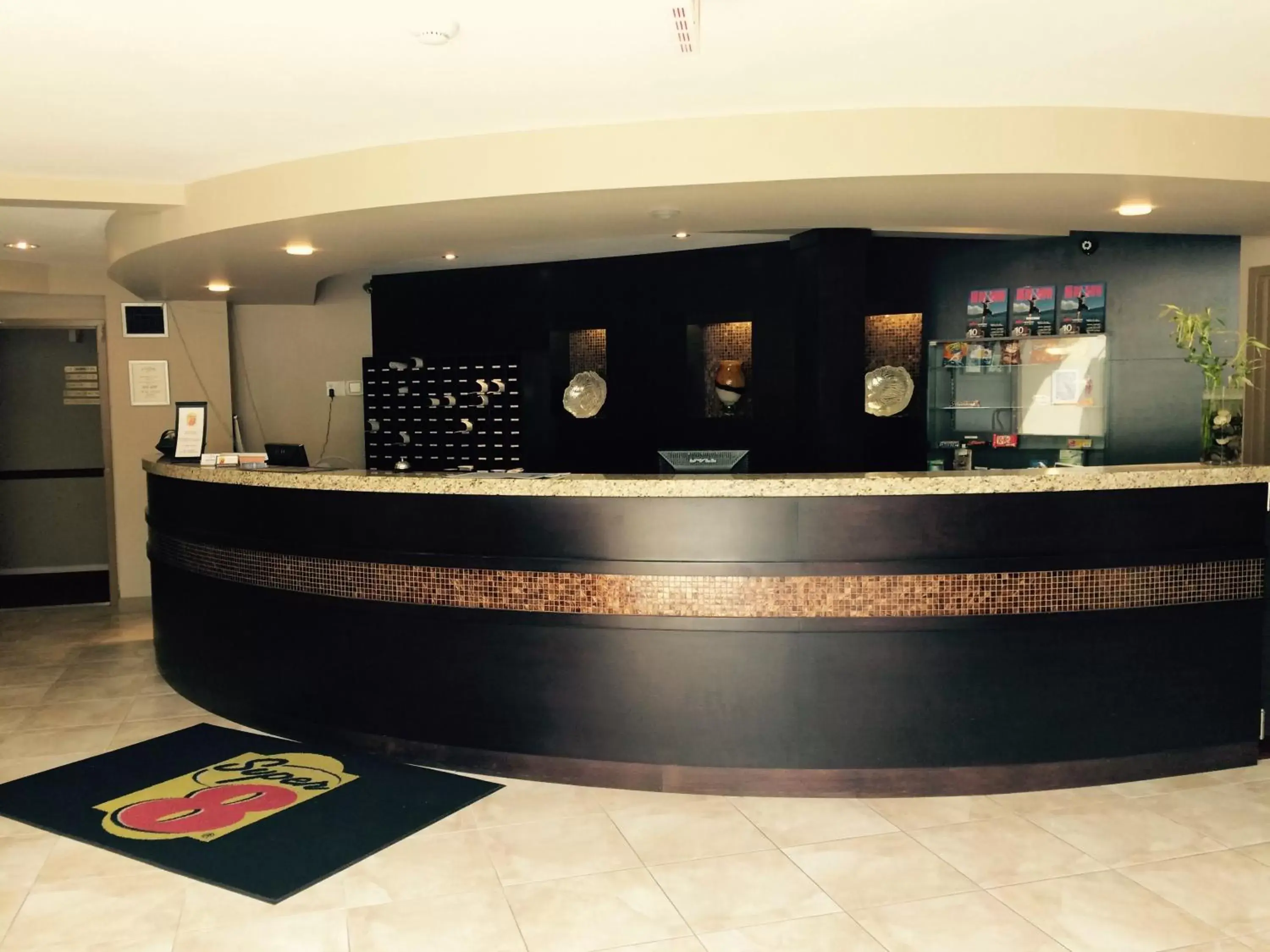 Lobby or reception, Lobby/Reception in Super 8 by Wyndham West Kelowna BC